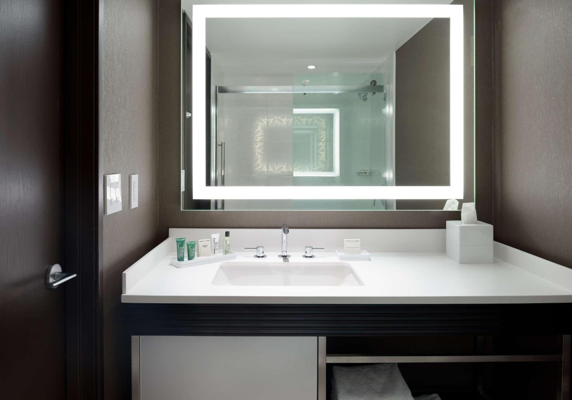 Hilton Woodland Hills/ Los Angeles gallery photo in Woodland Hills, CA — image 22