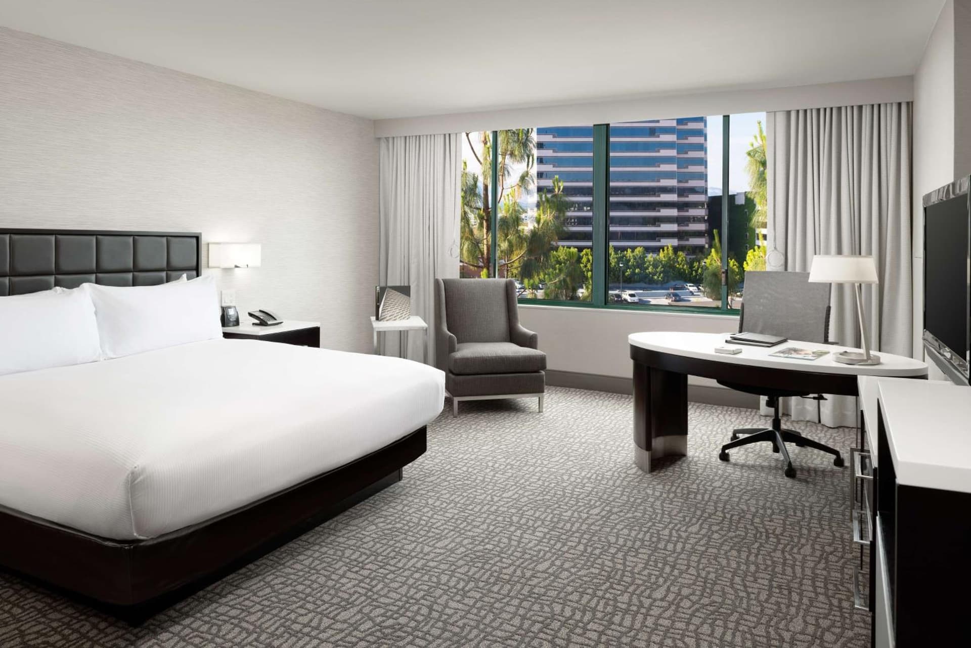 Hilton Woodland Hills/ Los Angeles gallery photo in Woodland Hills, CA — image 40
