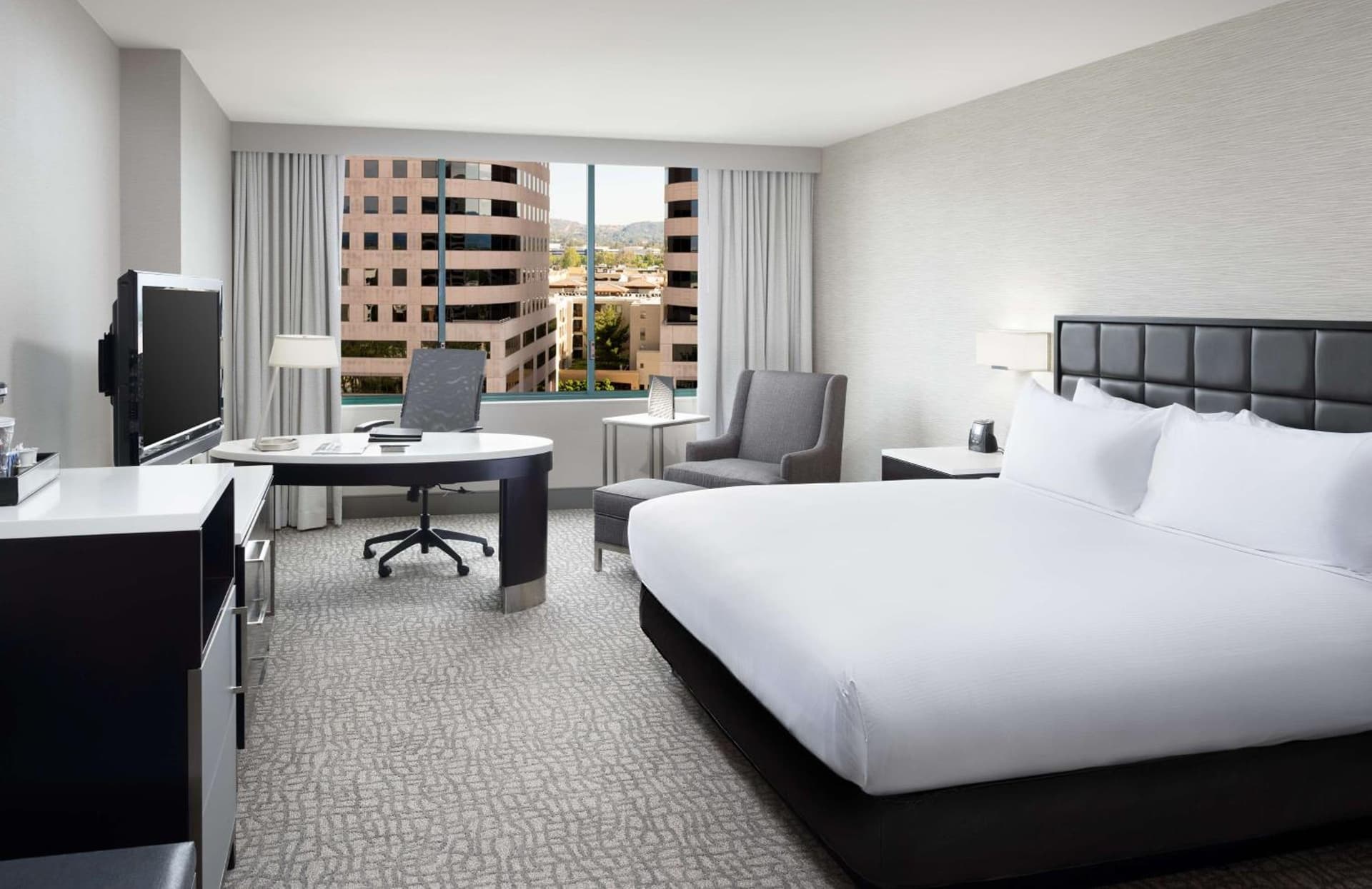 Hilton Woodland Hills/ Los Angeles gallery photo in Woodland Hills, CA — image 24