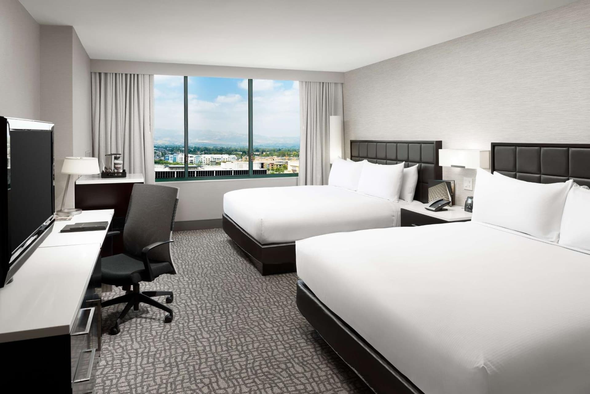 Hilton Woodland Hills/ Los Angeles gallery photo in Woodland Hills, CA — image 46