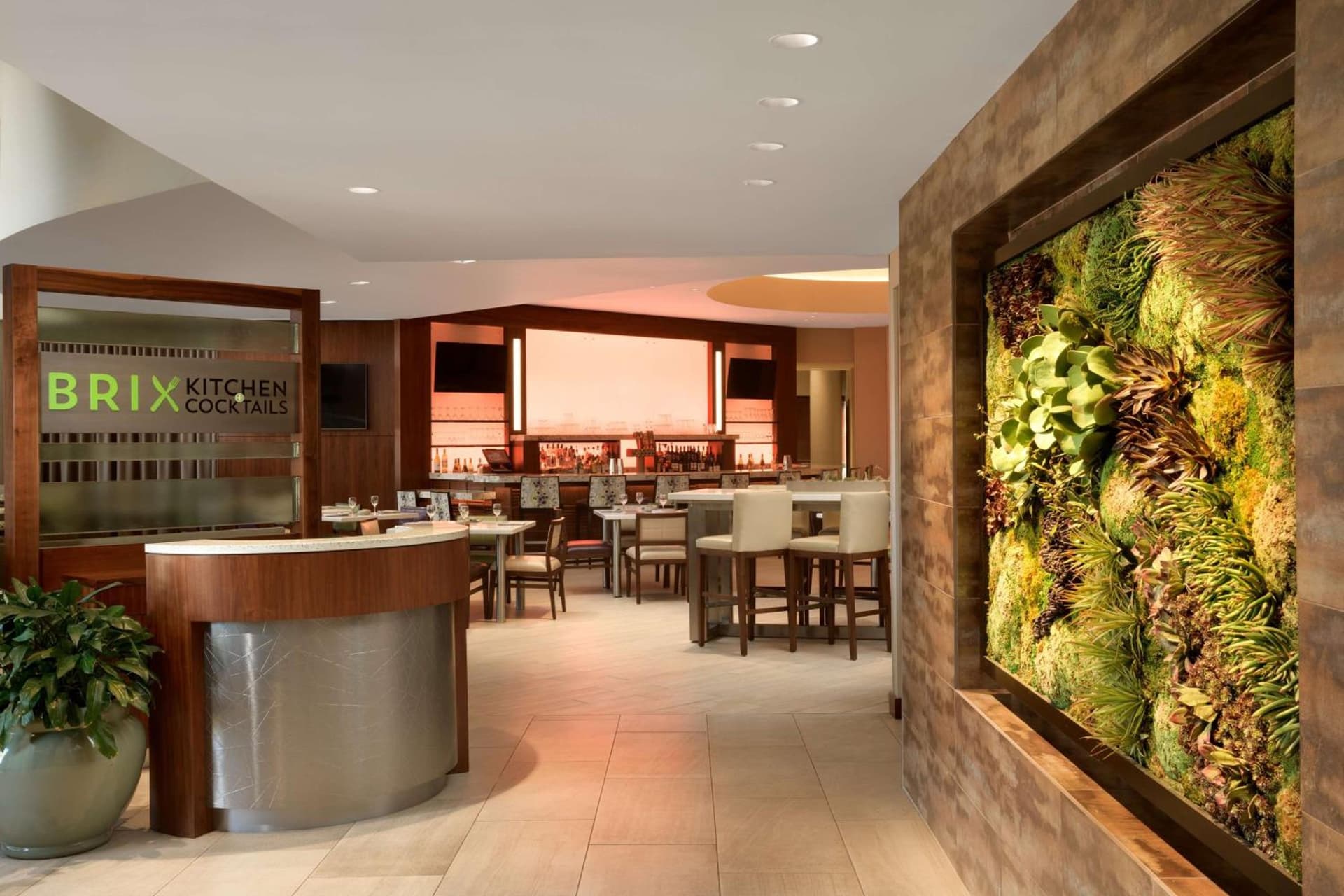 DoubleTree Suites by Hilton Phoenix gallery photo in Phoenix, AZ — image 26