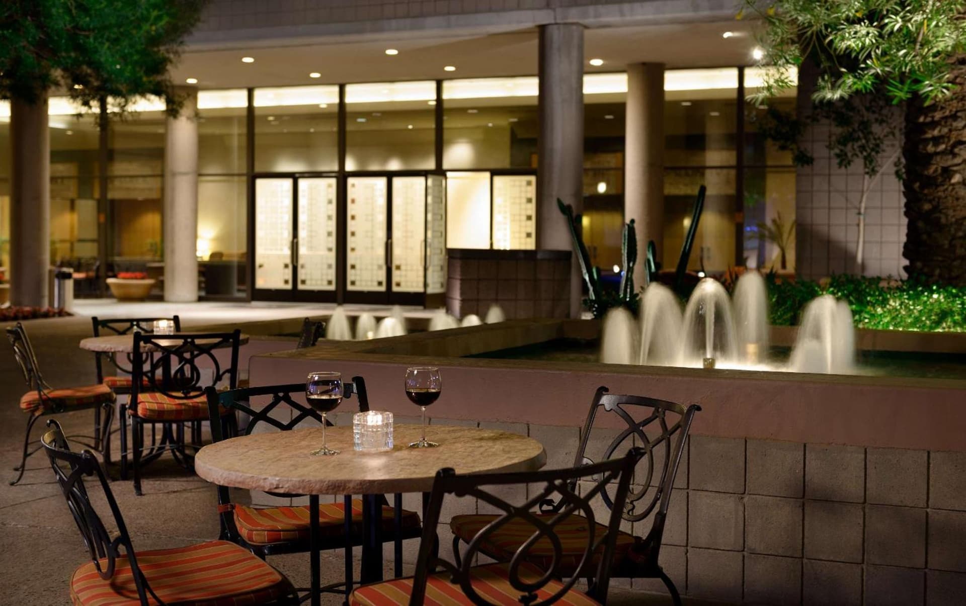 DoubleTree Suites by Hilton Phoenix gallery photo in Phoenix, AZ — image 12