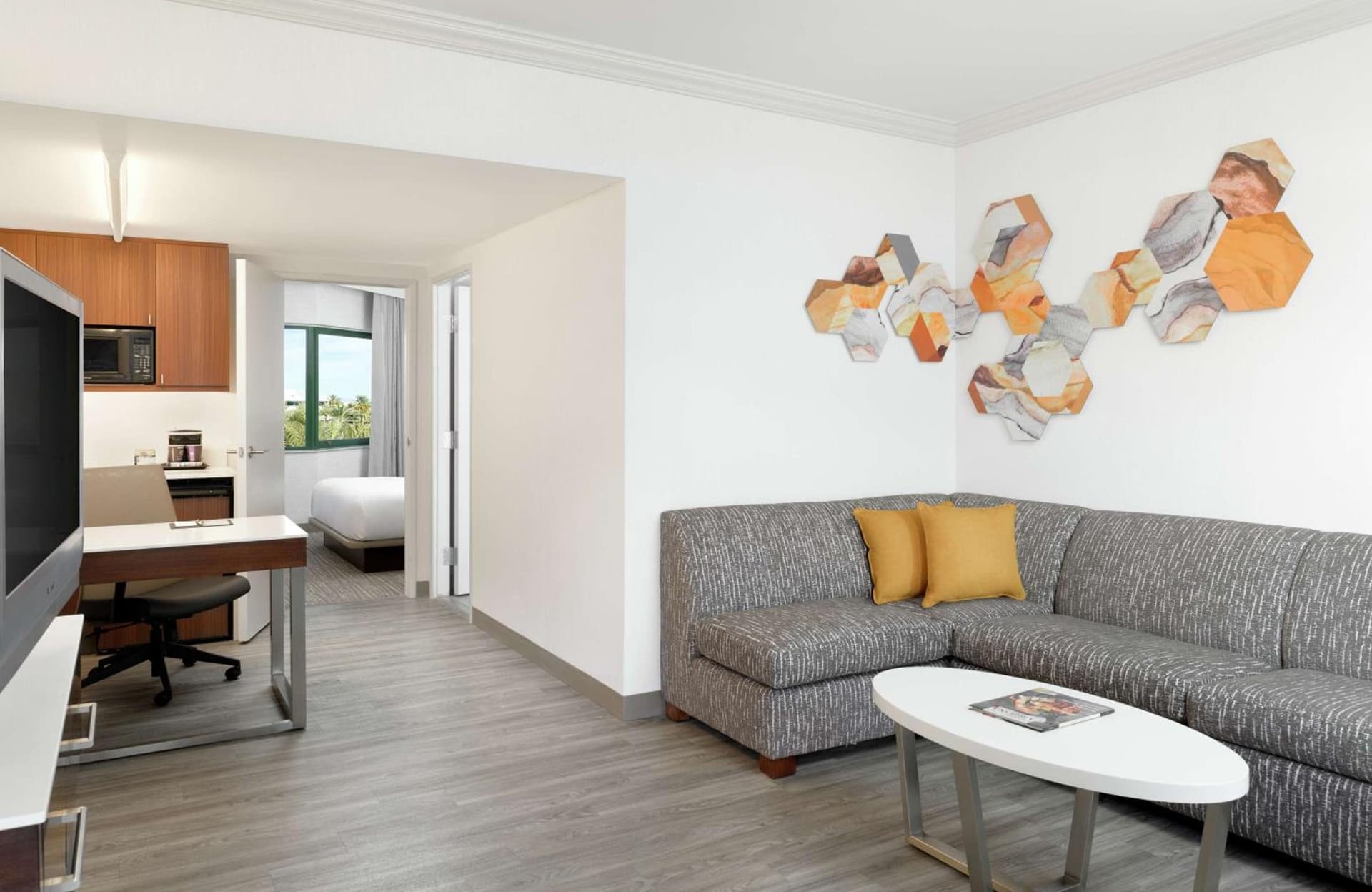 DoubleTree Suites by Hilton Phoenix gallery photo in Phoenix, AZ — image 31