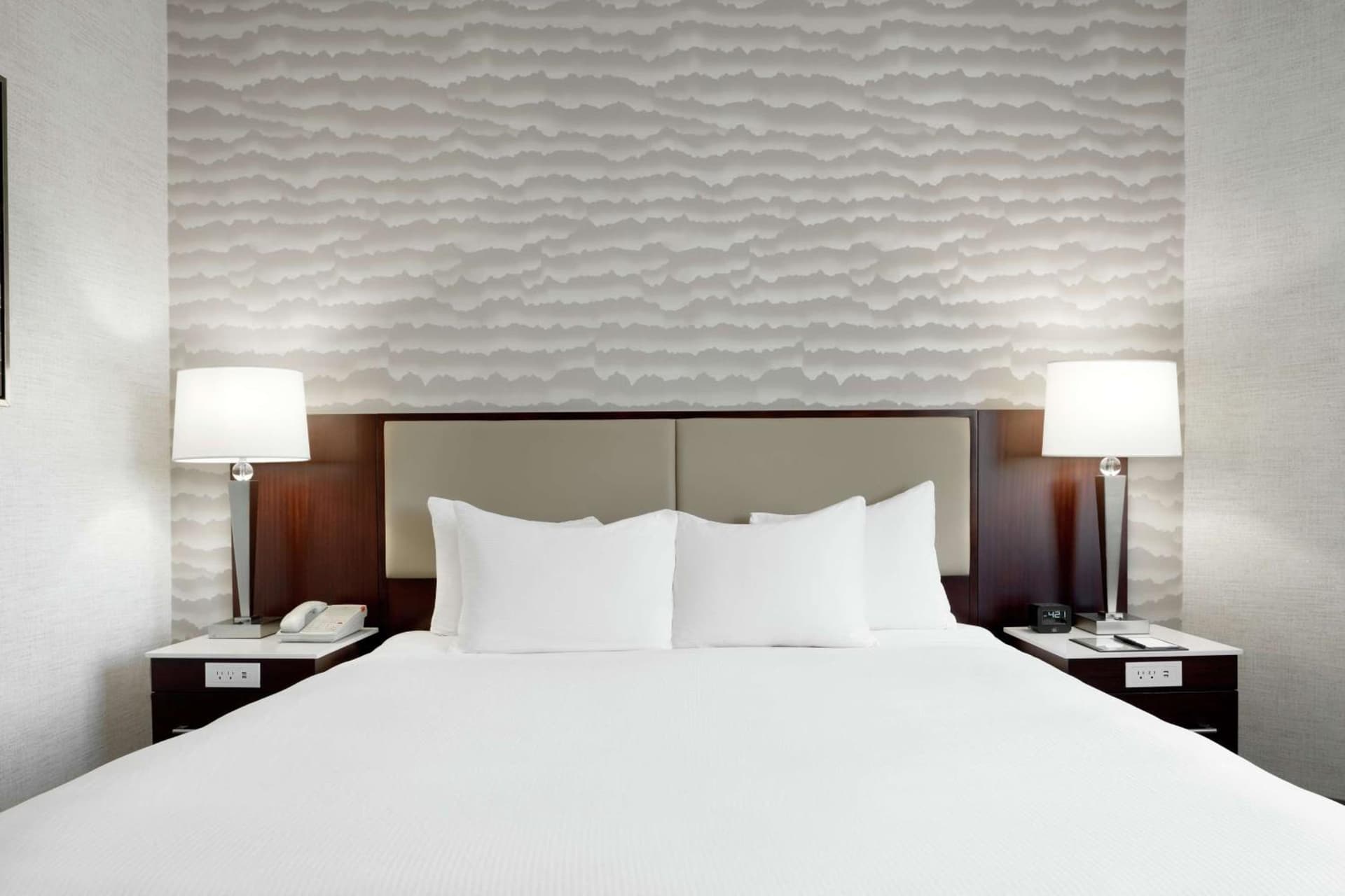 DoubleTree Suites by Hilton Phoenix gallery photo in Phoenix, AZ — image 27