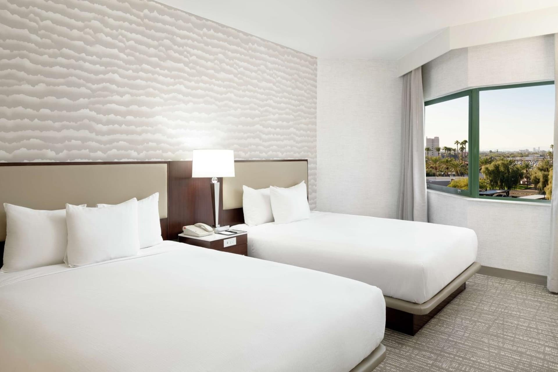 DoubleTree Suites by Hilton Phoenix gallery photo in Phoenix, AZ — image 14