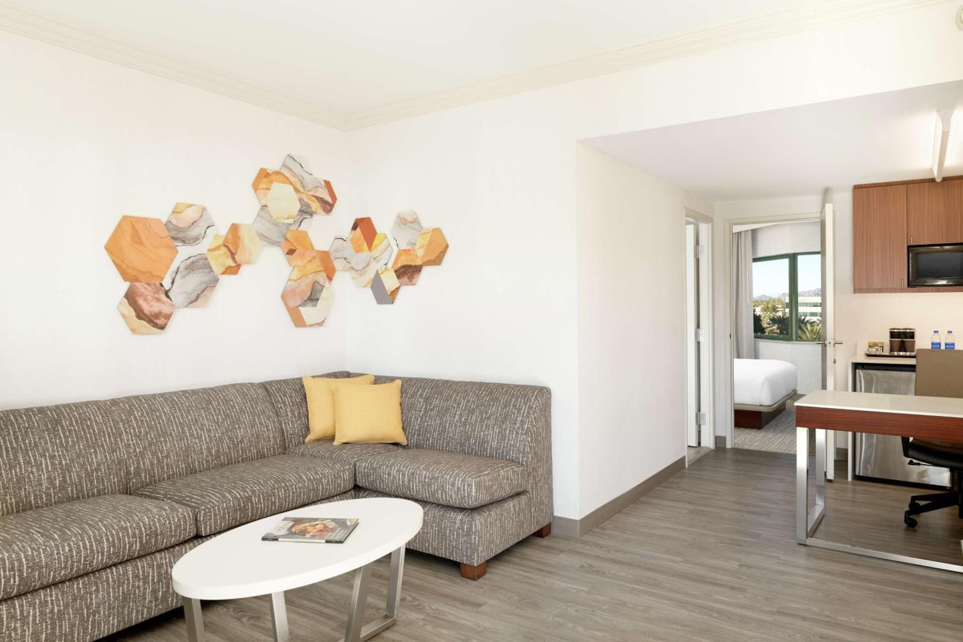 DoubleTree Suites by Hilton Phoenix gallery photo in Phoenix, AZ — image 25