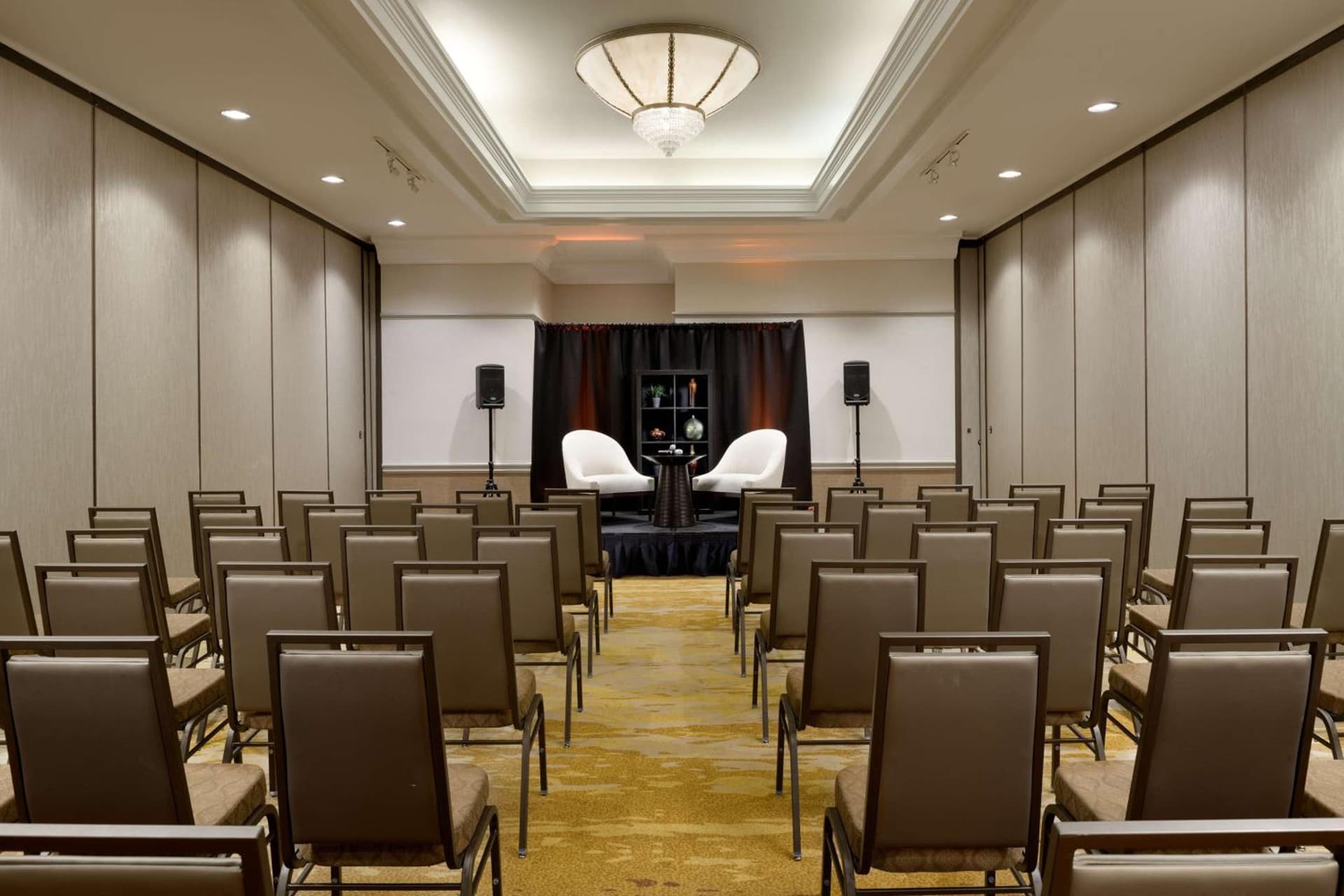 DoubleTree Suites by Hilton Phoenix gallery photo in Phoenix, AZ — image 23