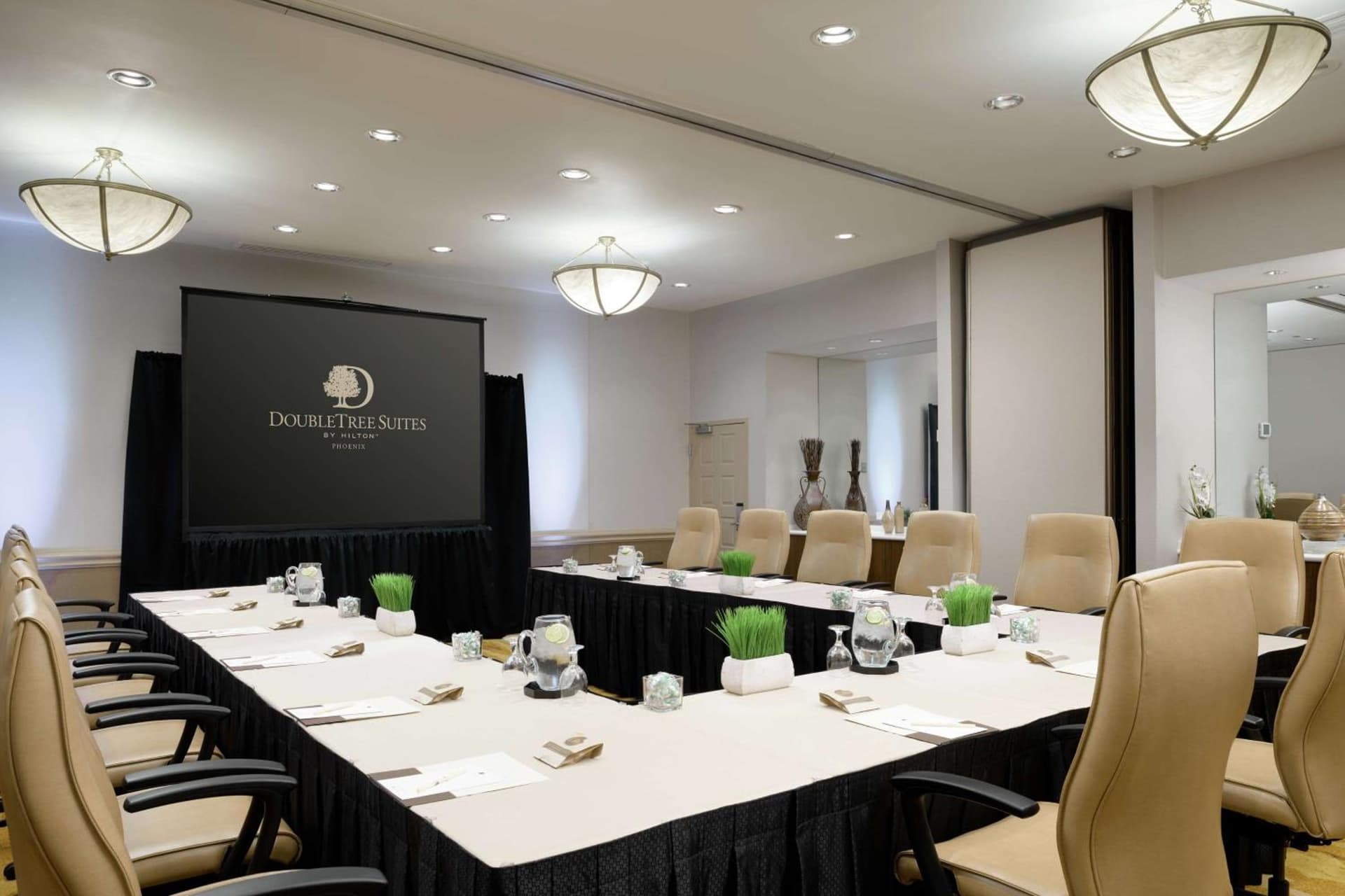 DoubleTree Suites by Hilton Phoenix gallery photo in Phoenix, AZ — image 35