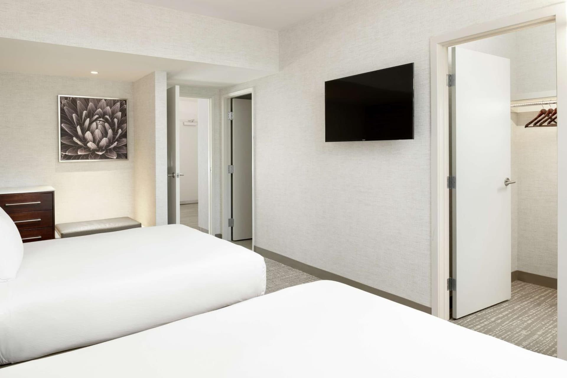 DoubleTree Suites by Hilton Phoenix gallery photo in Phoenix, AZ — image 22