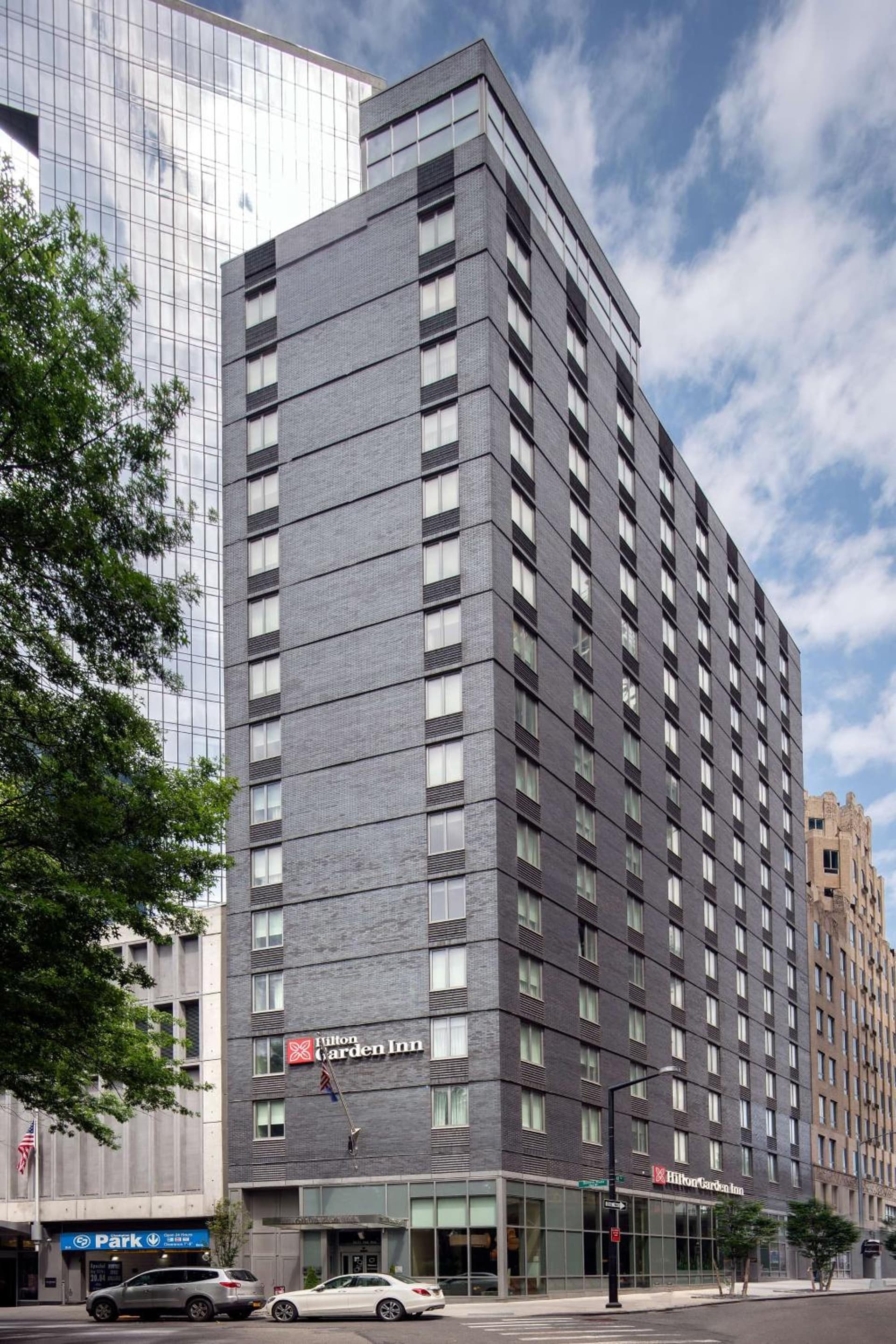 Hilton Garden Inn Long Island City property views in Queens, NY — gallery photo 3