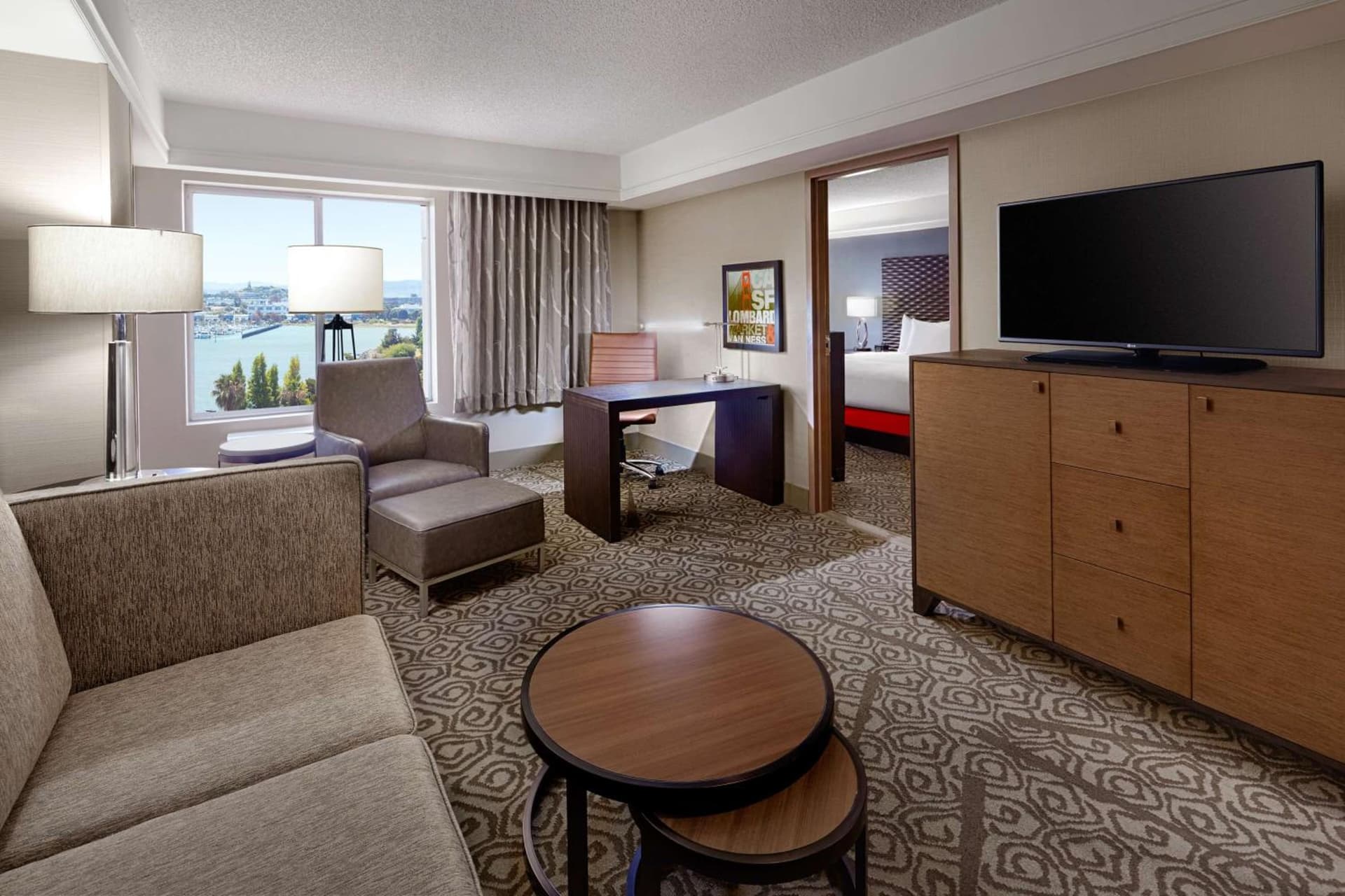 DoubleTree by Hilton San Francisco Airport North Bayfront gallery photo in Brisbane, CA — image 38