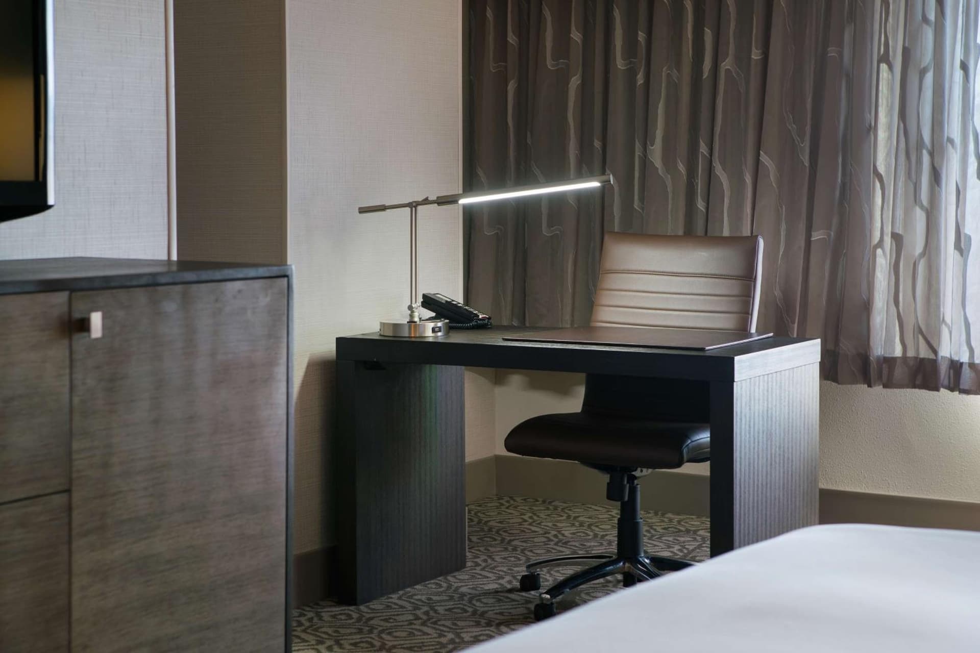 DoubleTree by Hilton San Francisco Airport North Bayfront gallery photo in Brisbane, CA — image 29