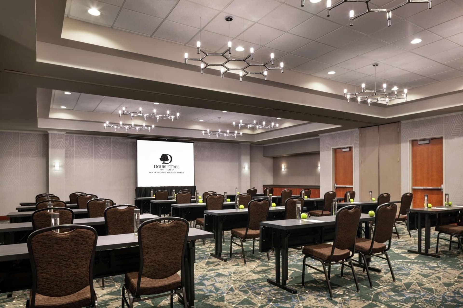 DoubleTree by Hilton San Francisco Airport North Bayfront gallery photo in Brisbane, CA — image 26