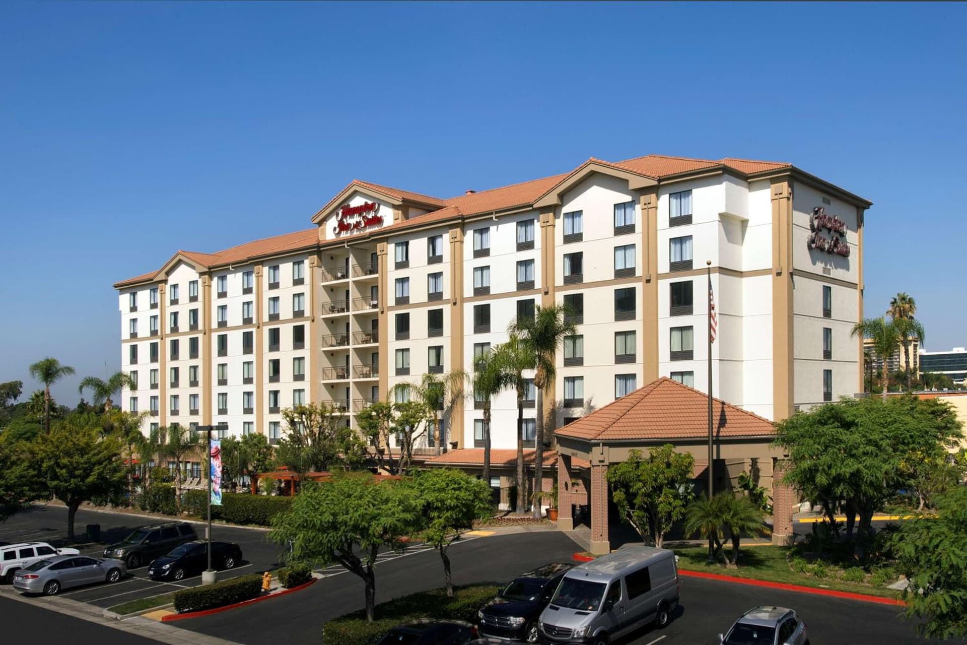 Hampton Inn & Suites Anaheim Garden Grove interior in Anaheim, CA — gallery photo 2