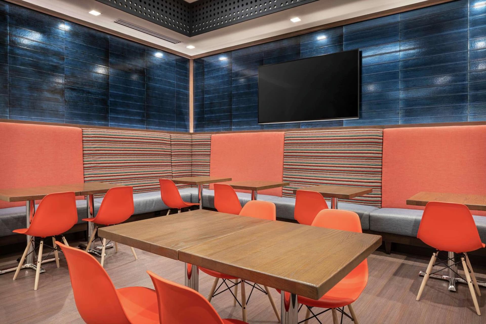 Home2 Suites By Hilton Denver Downtown Convention Center gallery photo in Denver, CO — image 5