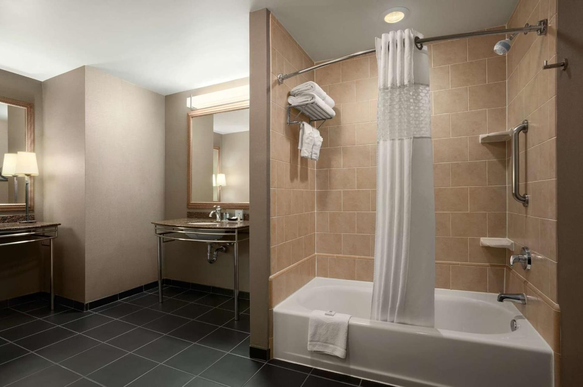 Hampton Inn and Suites Ogden gallery photo in Ogden, UT — image 16