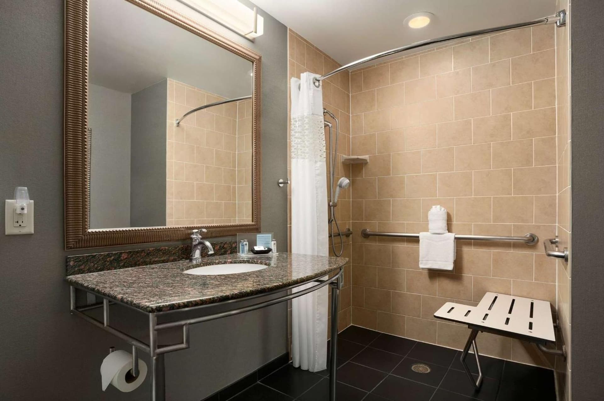 Hampton Inn and Suites Ogden gallery photo in Ogden, UT — image 9