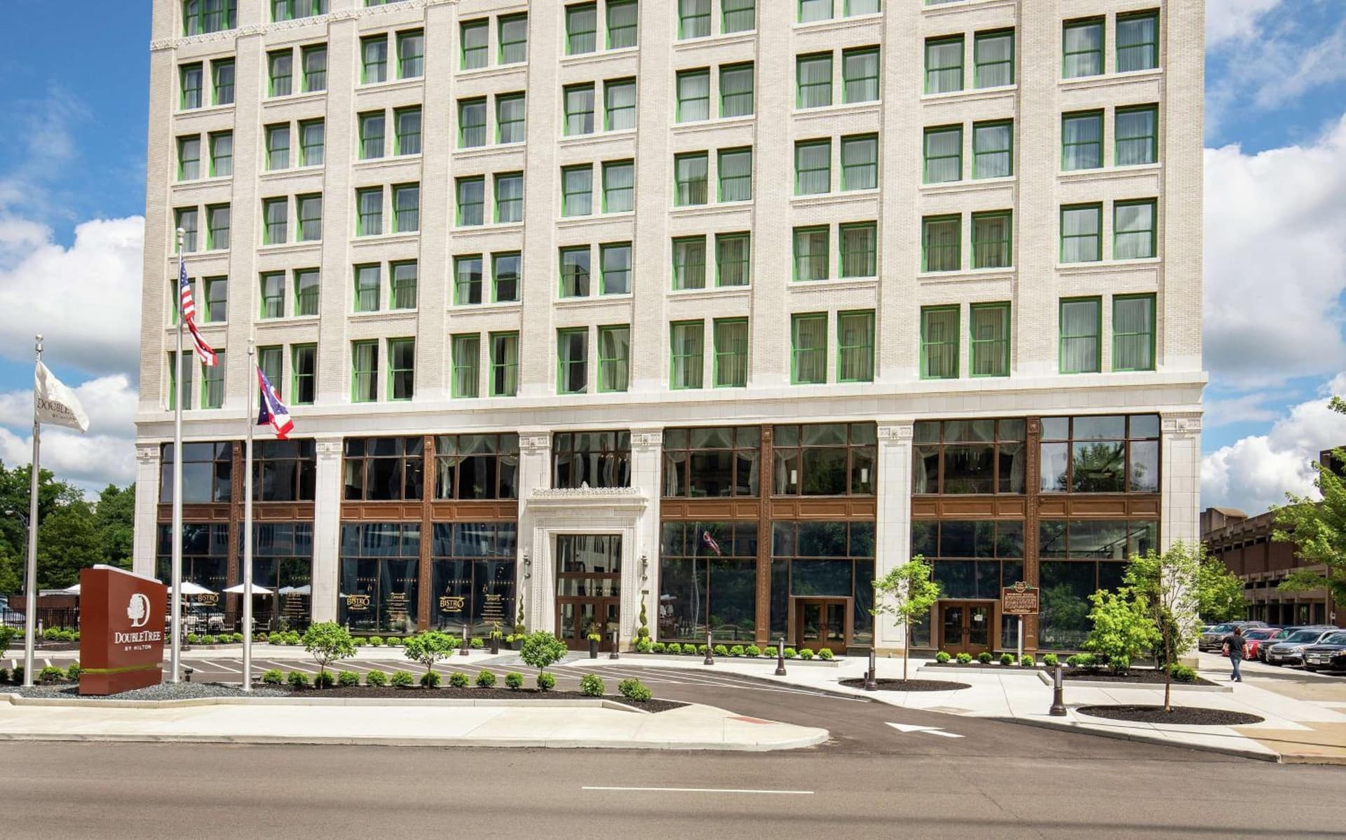 Doubletree By Hilton Youngstown Downtown interior in Youngstown, OH — gallery photo 2