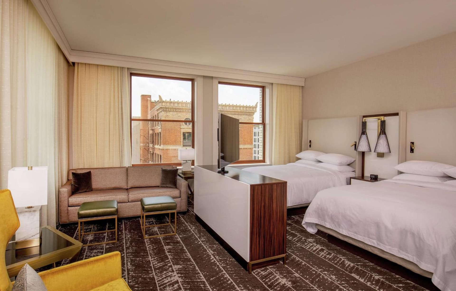 Doubletree By Hilton Youngstown Downtown interior in Youngstown, OH — gallery photo 2