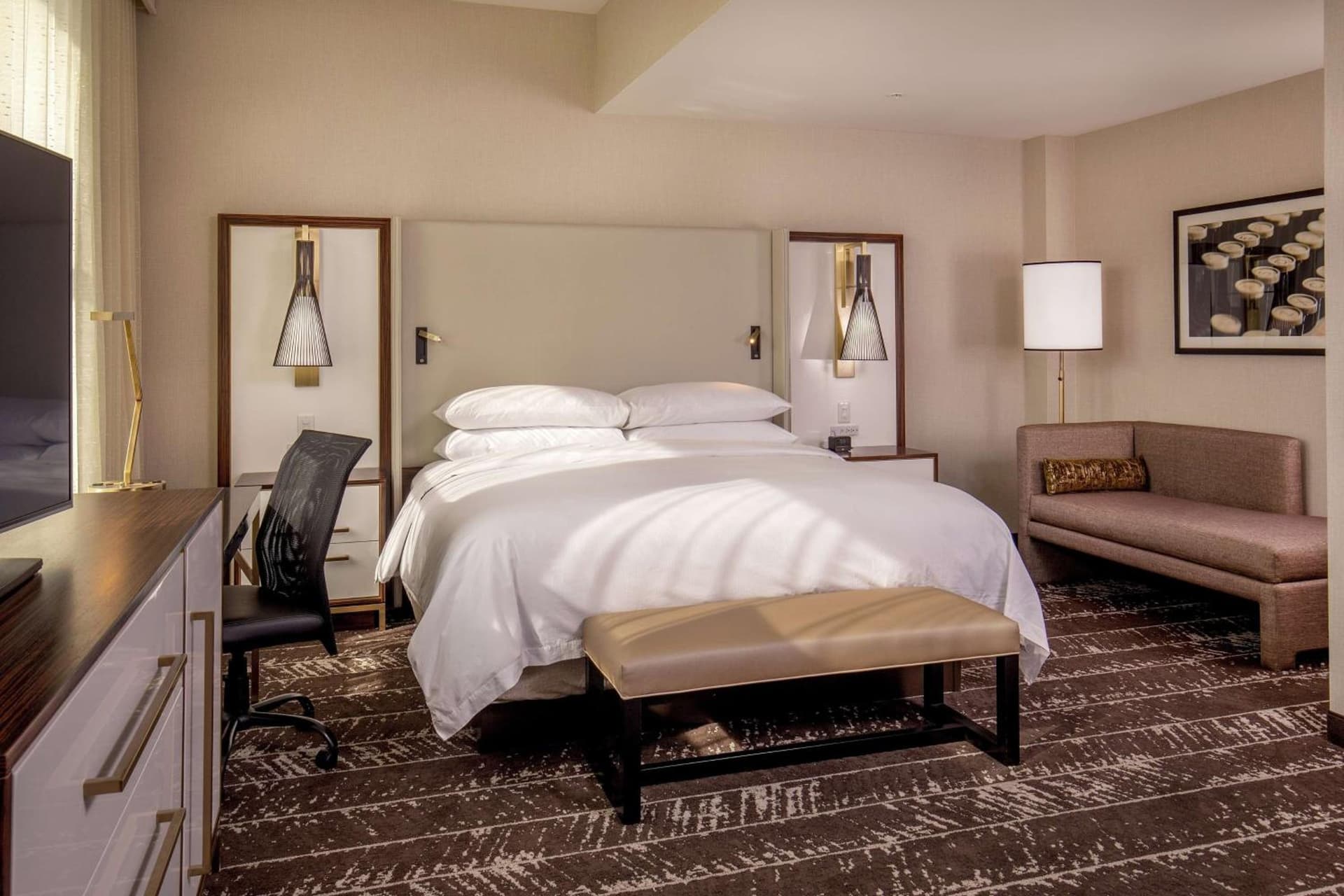 Doubletree By Hilton Youngstown Downtown gallery photo in Youngstown, OH — image 19