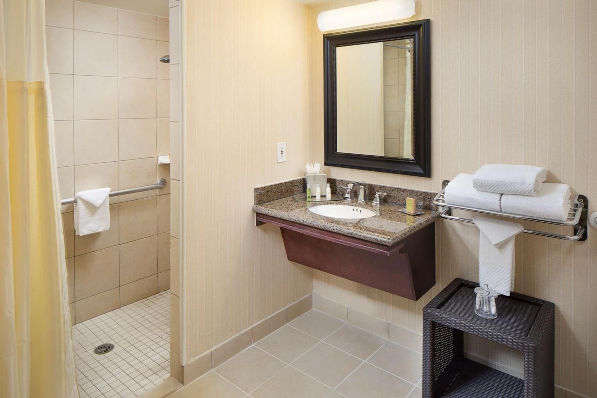 DoubleTree by Hilton Los Angeles/Commerce gallery photo in Commerce, CA — image 12