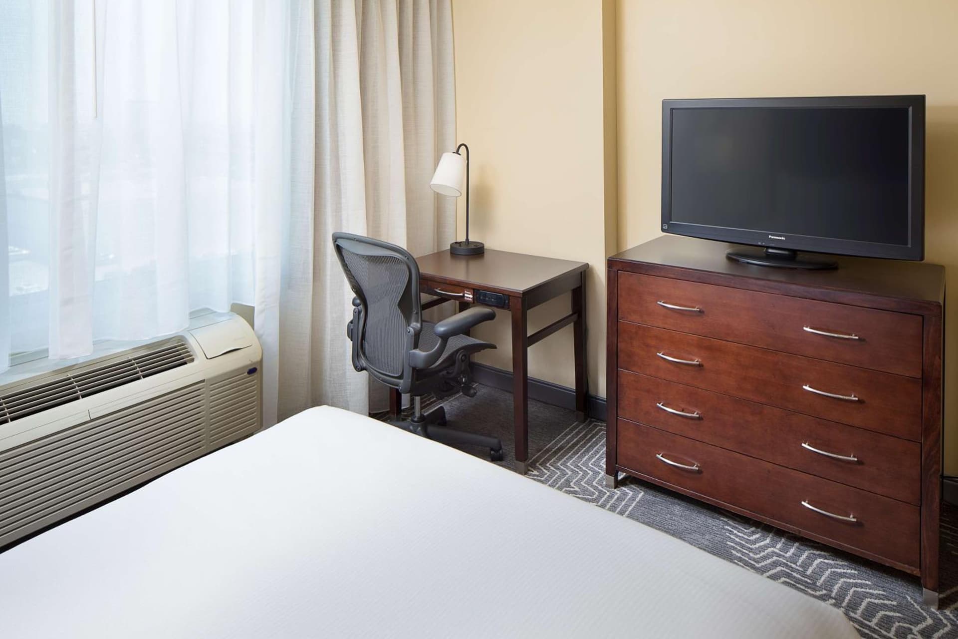 DoubleTree by Hilton Los Angeles/Commerce gallery photo in Commerce, CA — image 34