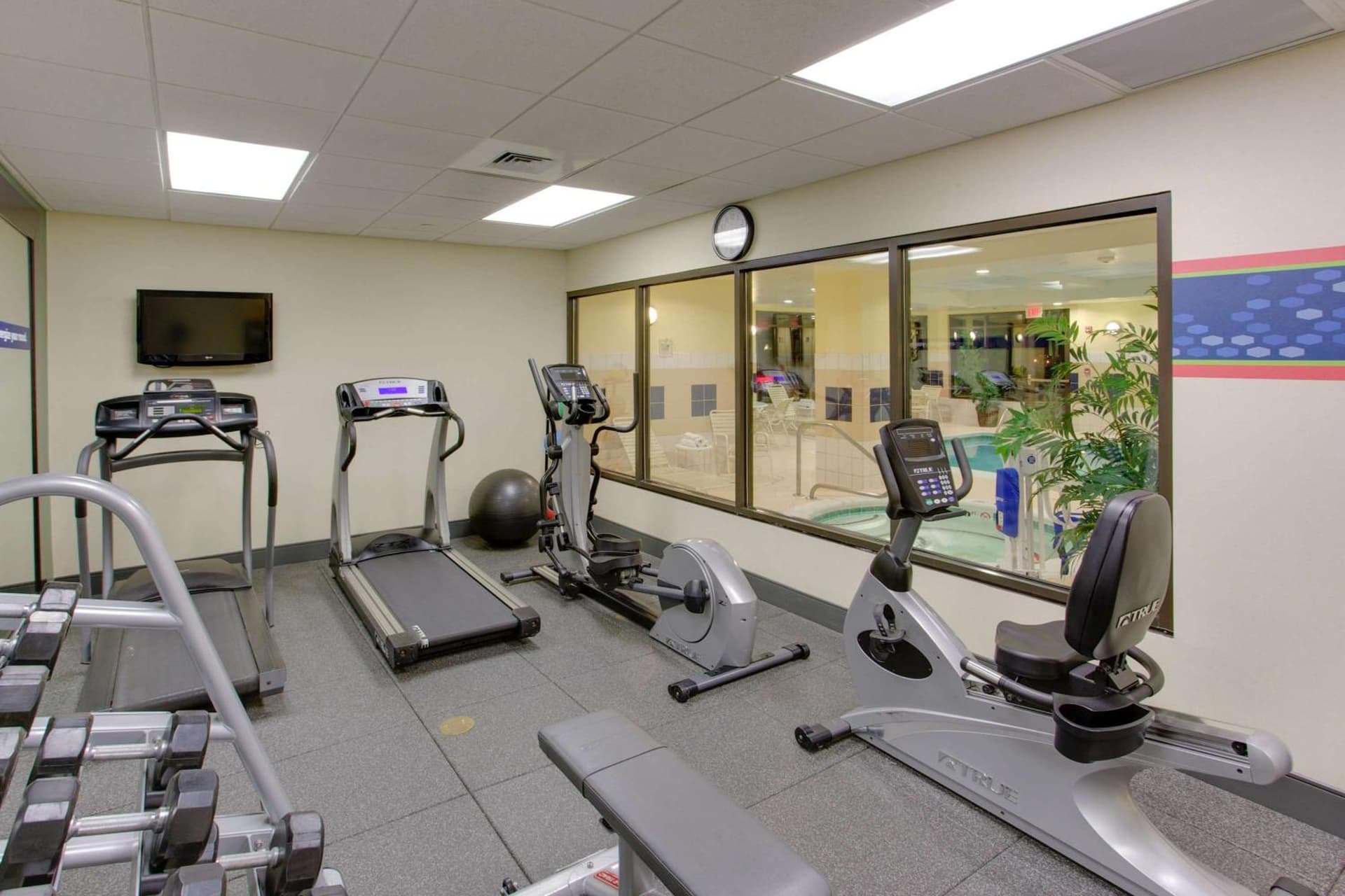 Hampton Inn and Suites Fredericksburg South gallery photo in Fredericksburg, VA — image 44