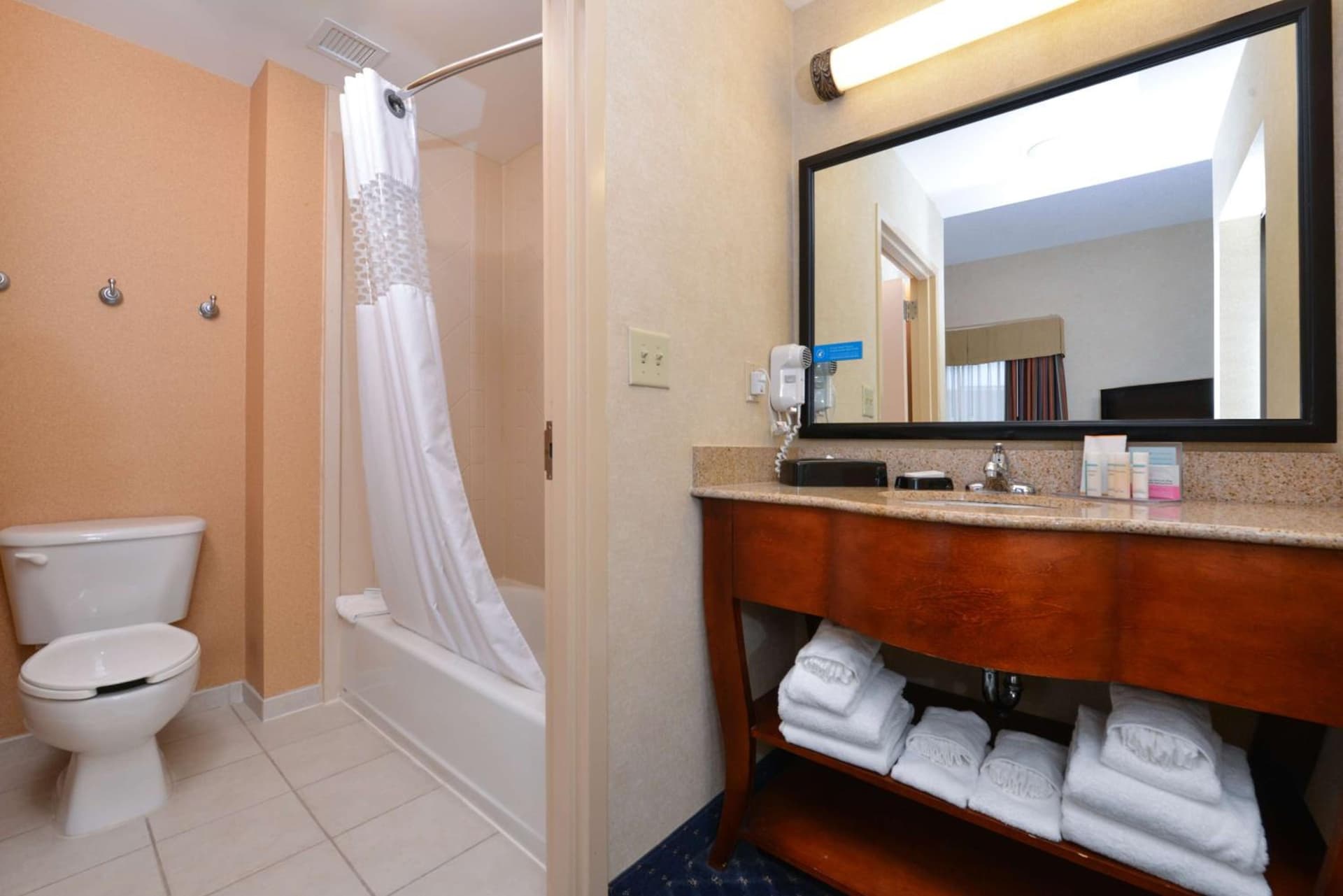 Hampton Inn and Suites Fredericksburg South gallery photo in Fredericksburg, VA — image 29