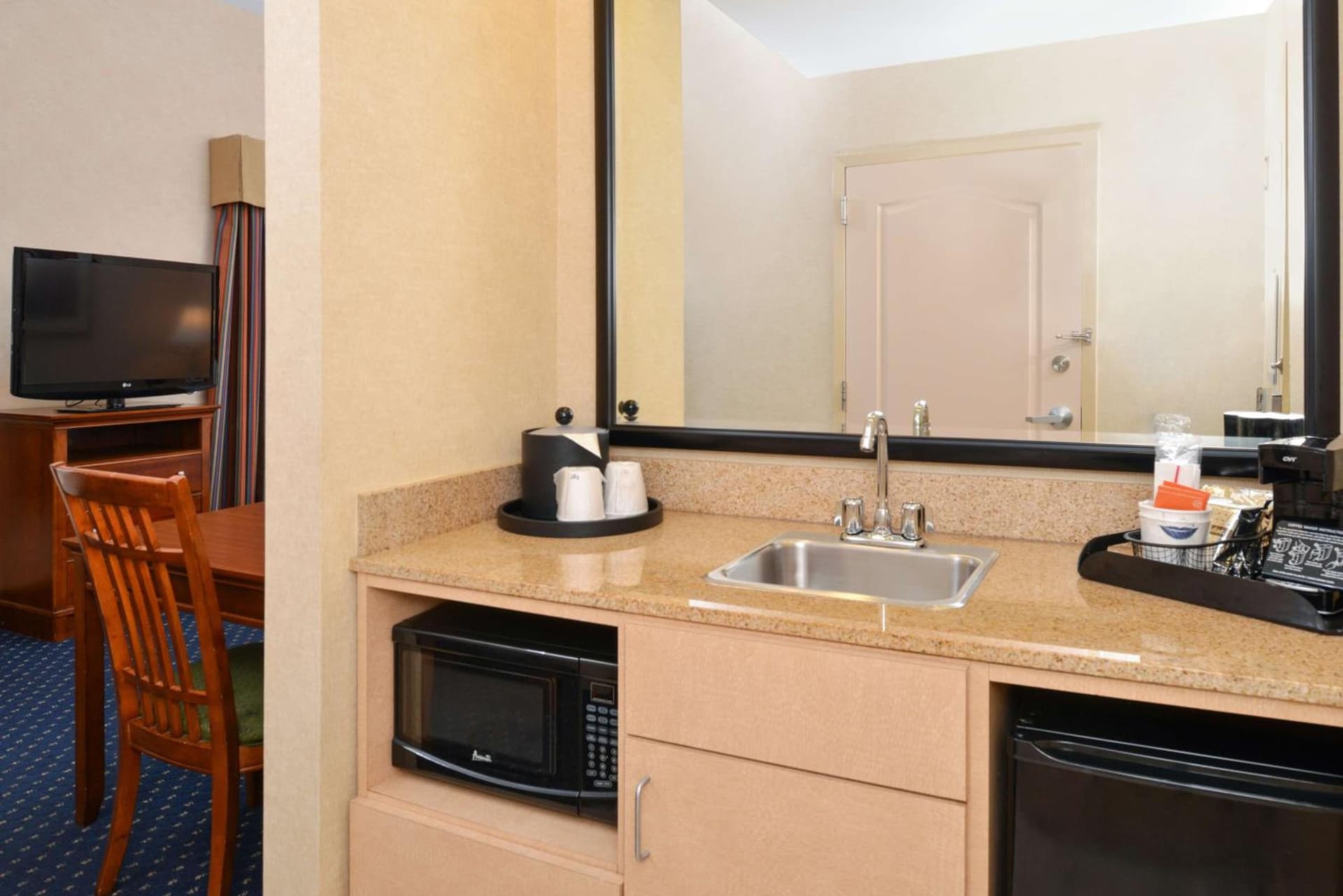 Hampton Inn and Suites Fredericksburg South gallery photo in Fredericksburg, VA — image 36