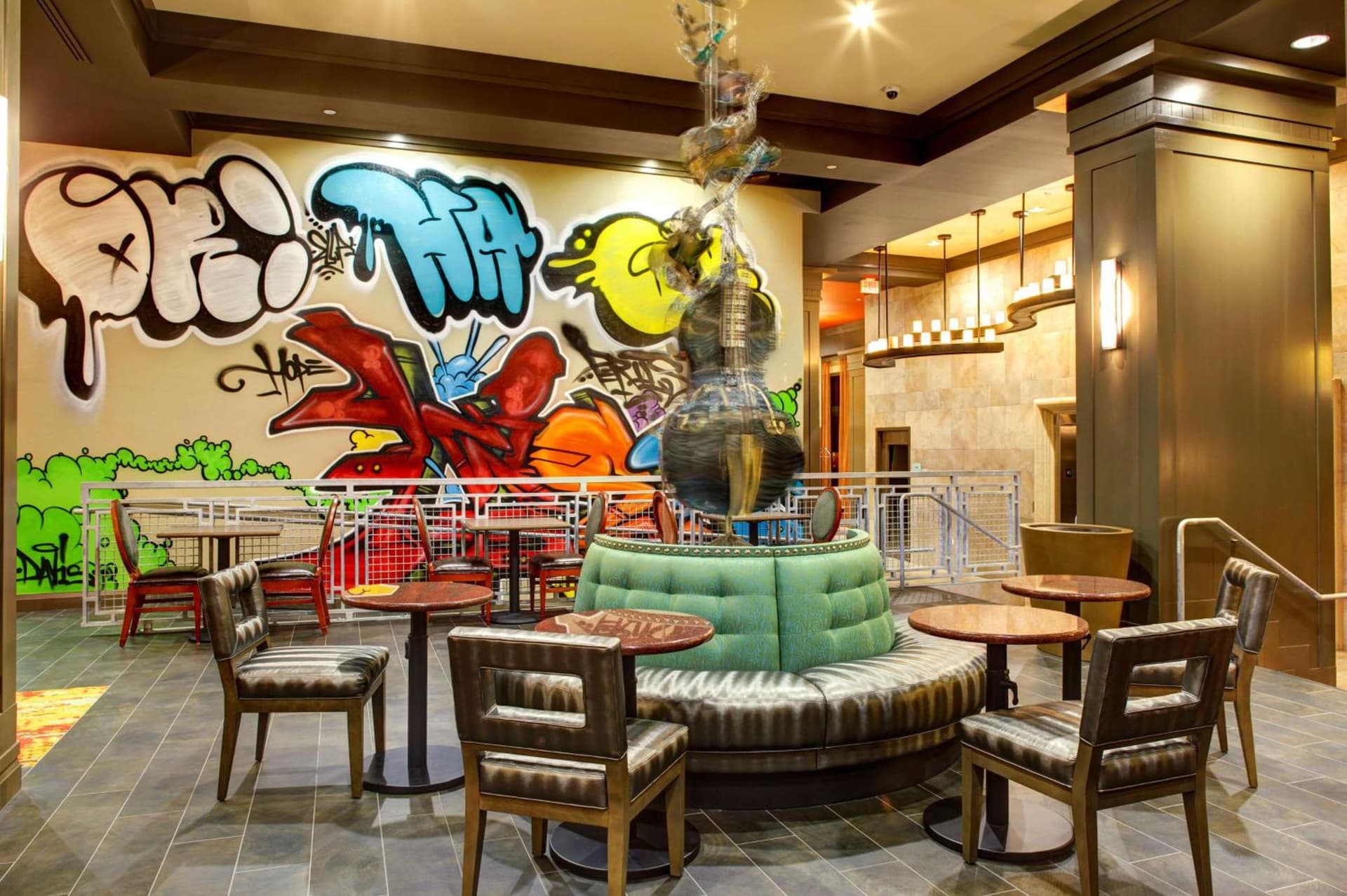 Hampton Inn and Suites Austin University Capitol gallery photo in Austin, TX — image 4