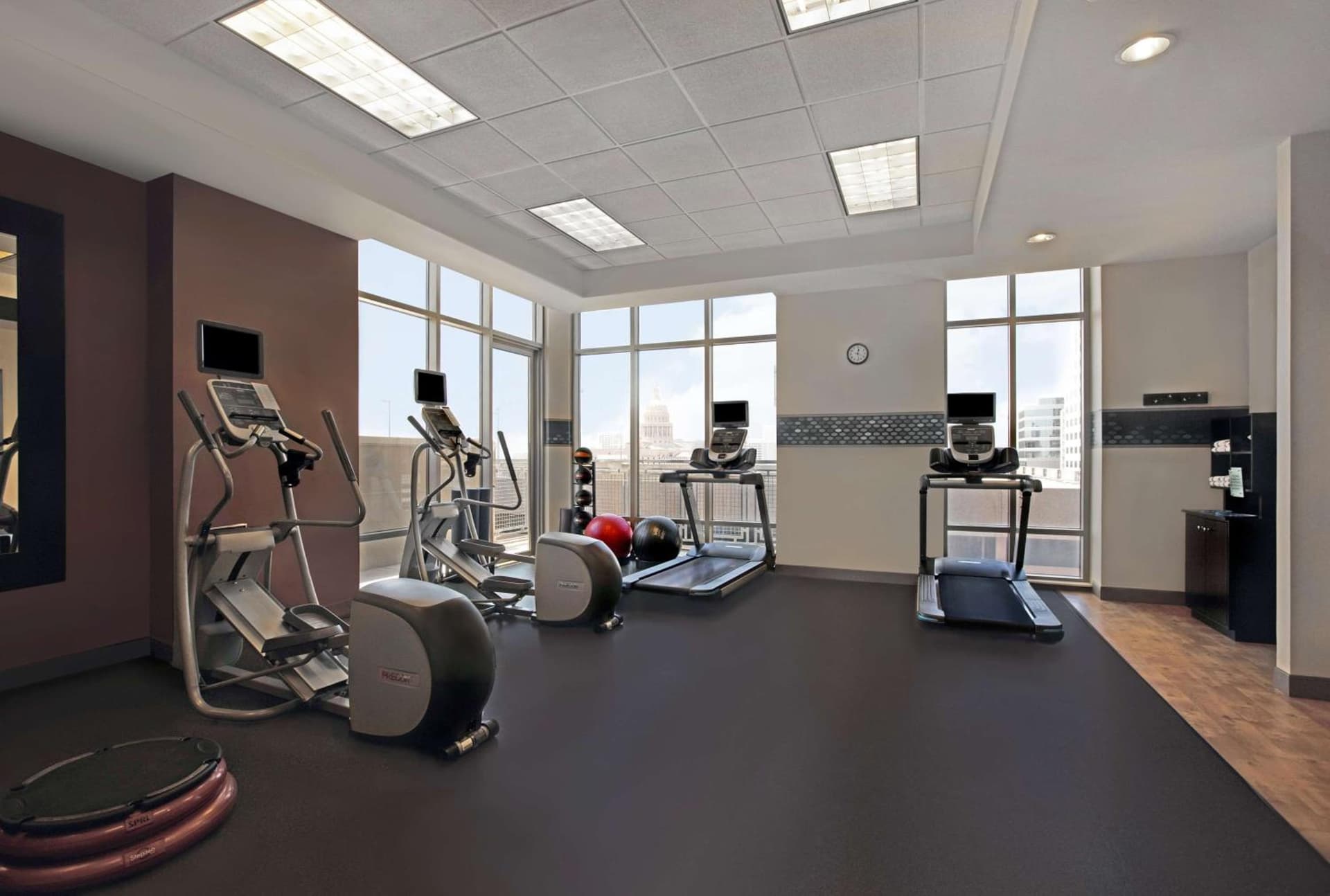 Hampton Inn and Suites Austin University Capitol gallery photo in Austin, TX — image 45
