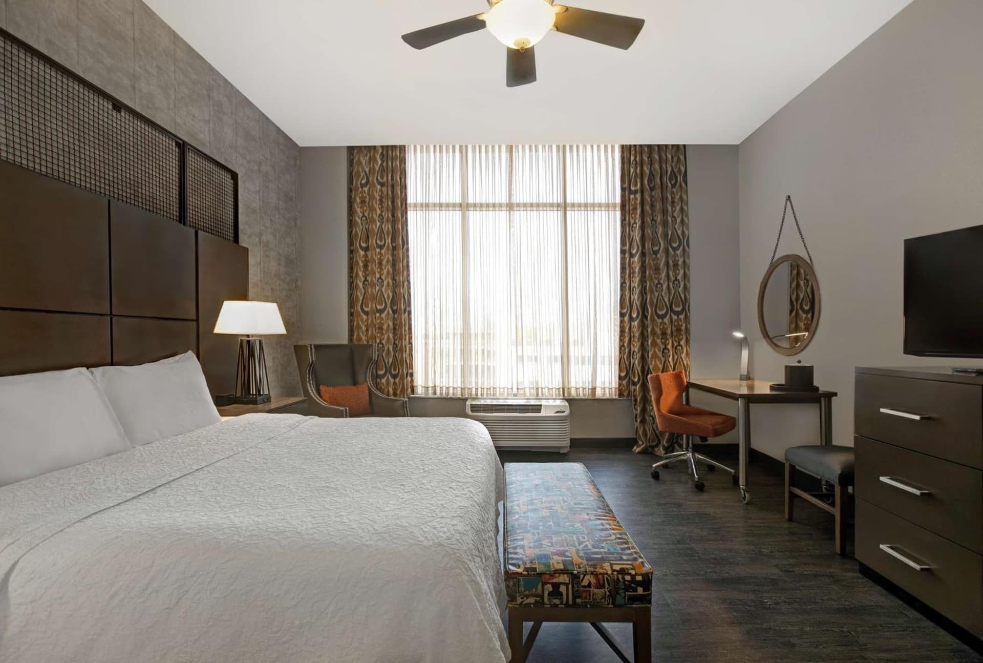 Hampton Inn and Suites Austin University Capitol gallery photo in Austin, TX — image 24