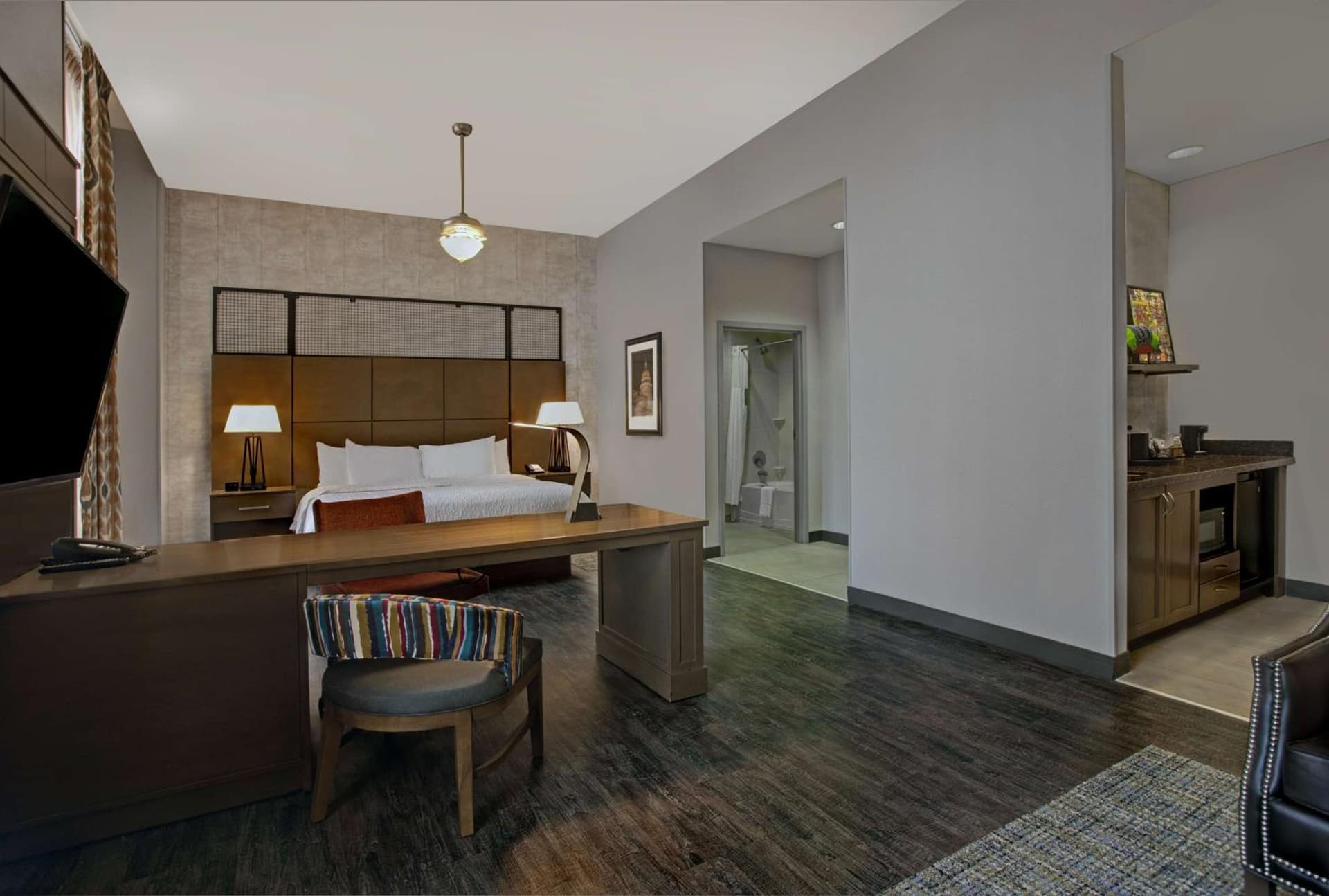 Hampton Inn and Suites Austin University Capitol gallery photo in Austin, TX — image 40