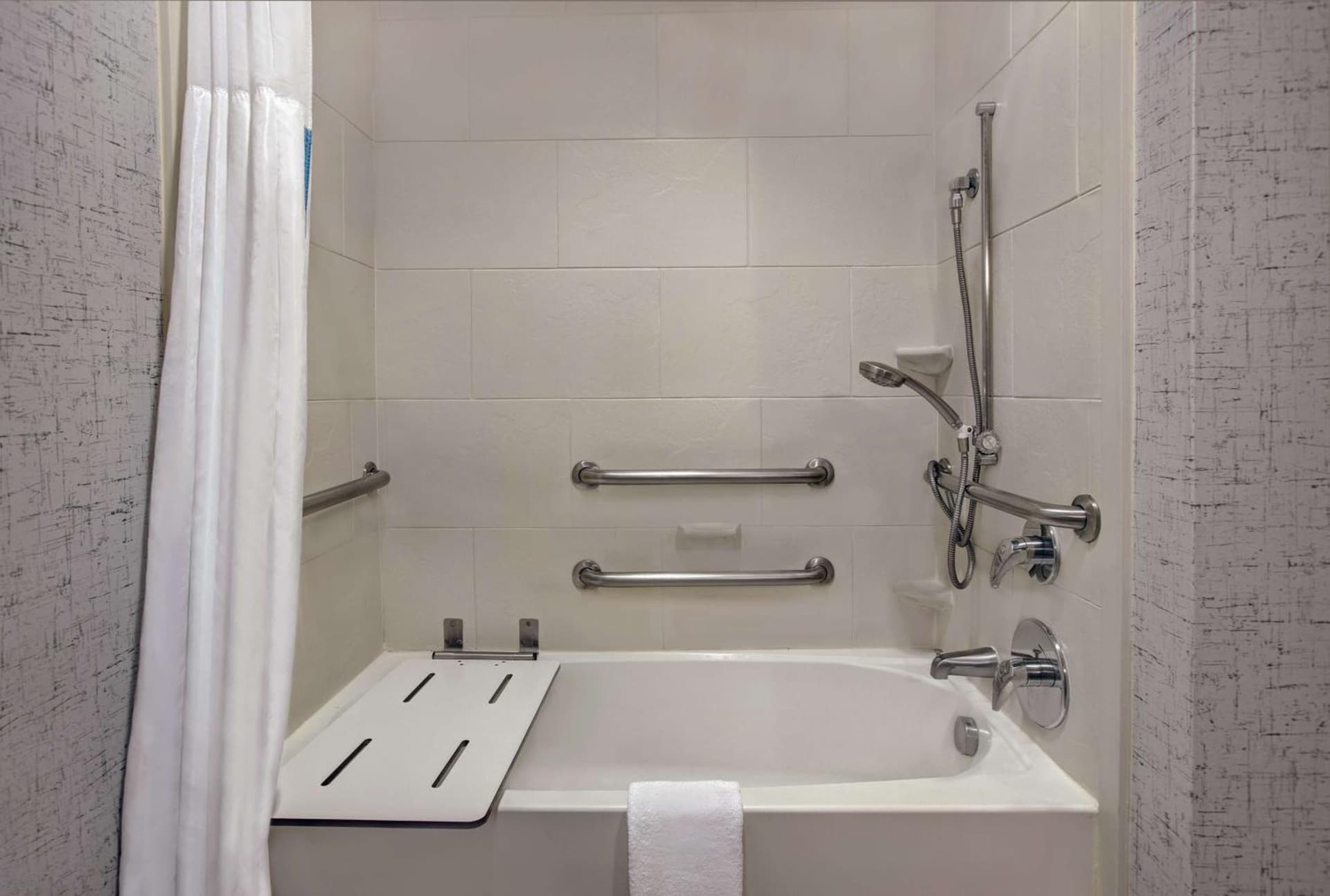 Hampton Inn and Suites Austin University Capitol gallery photo in Austin, TX — image 29