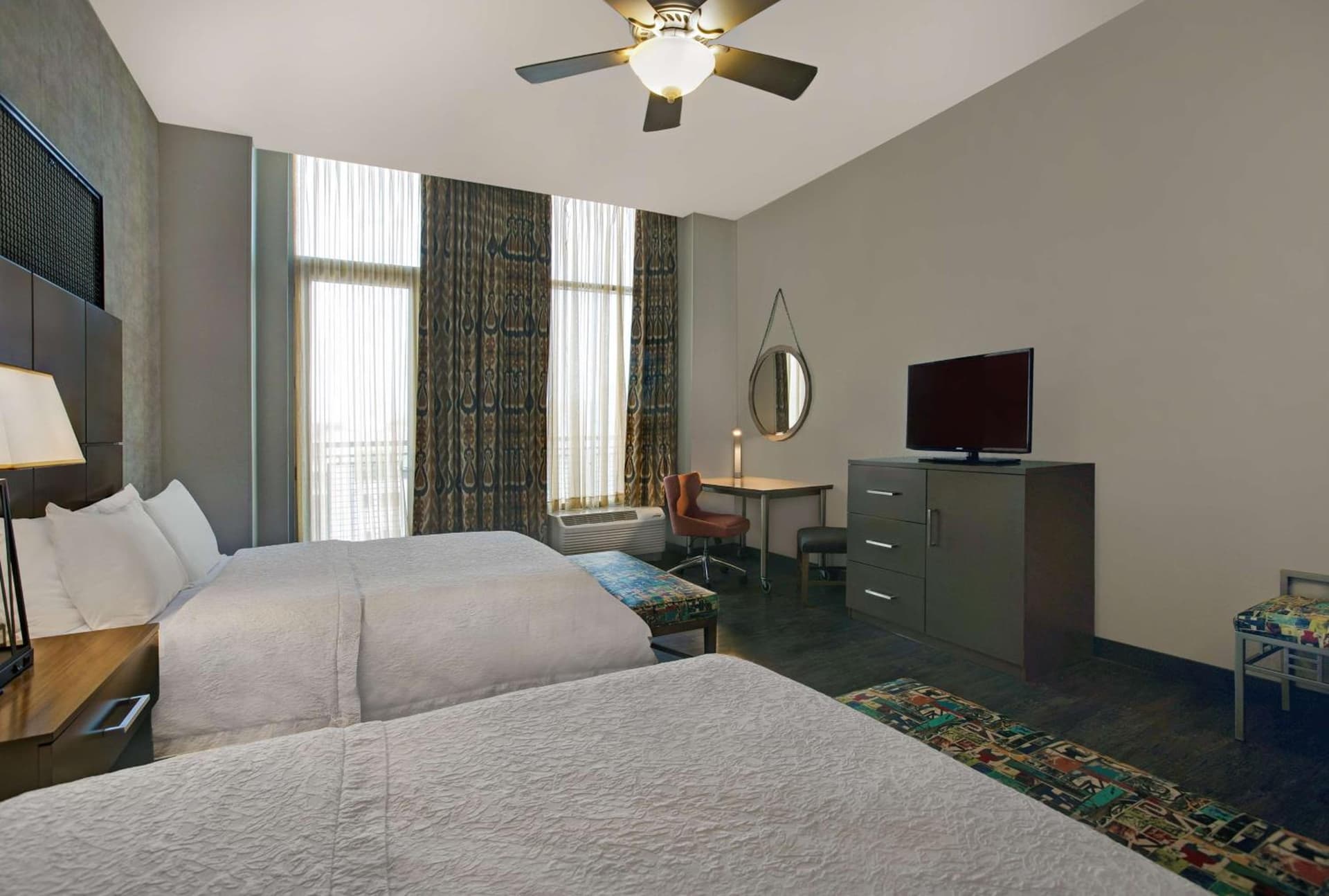 Hampton Inn and Suites Austin University Capitol gallery photo in Austin, TX — image 51