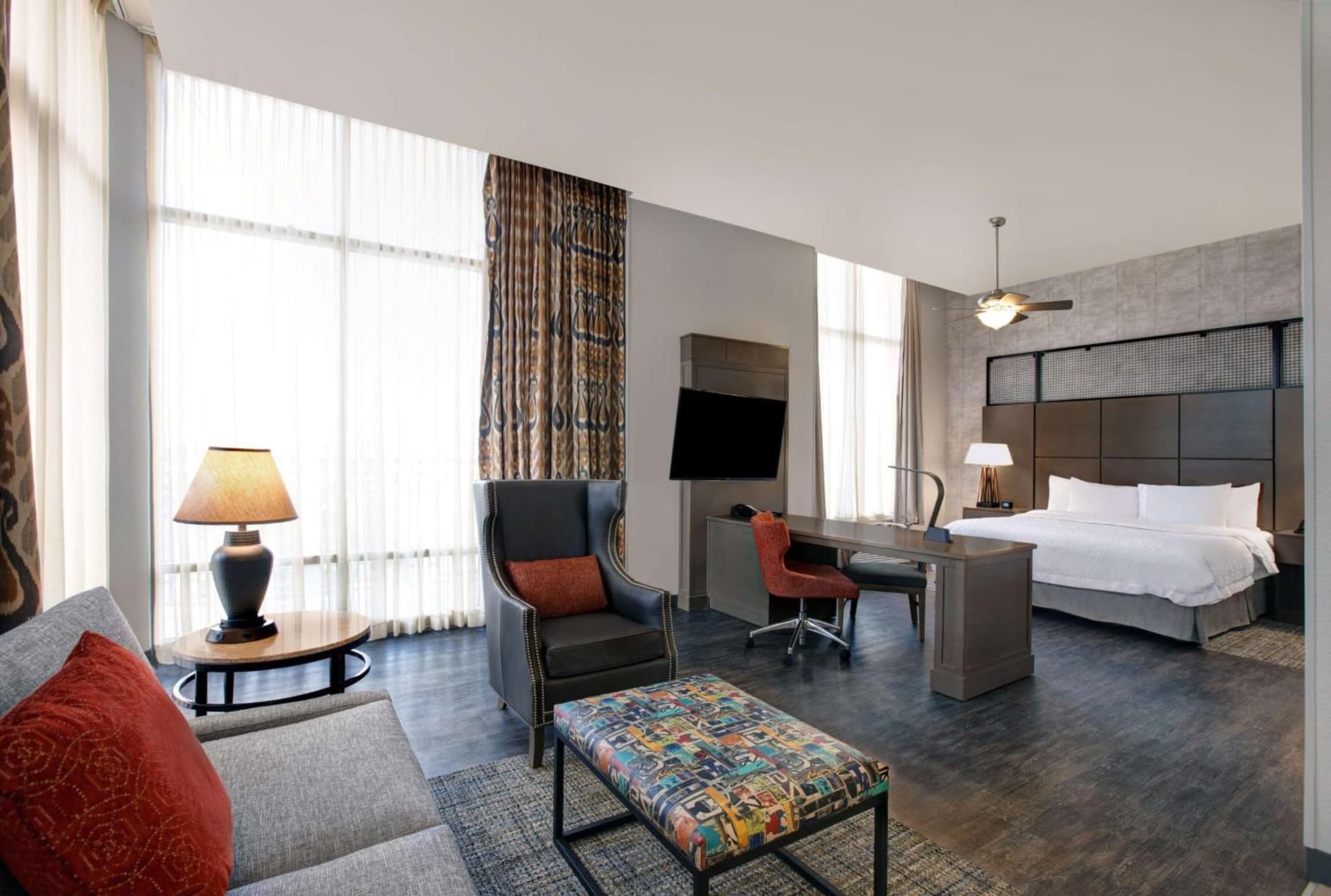 Hampton Inn and Suites Austin University Capitol gallery photo in Austin, TX — image 36