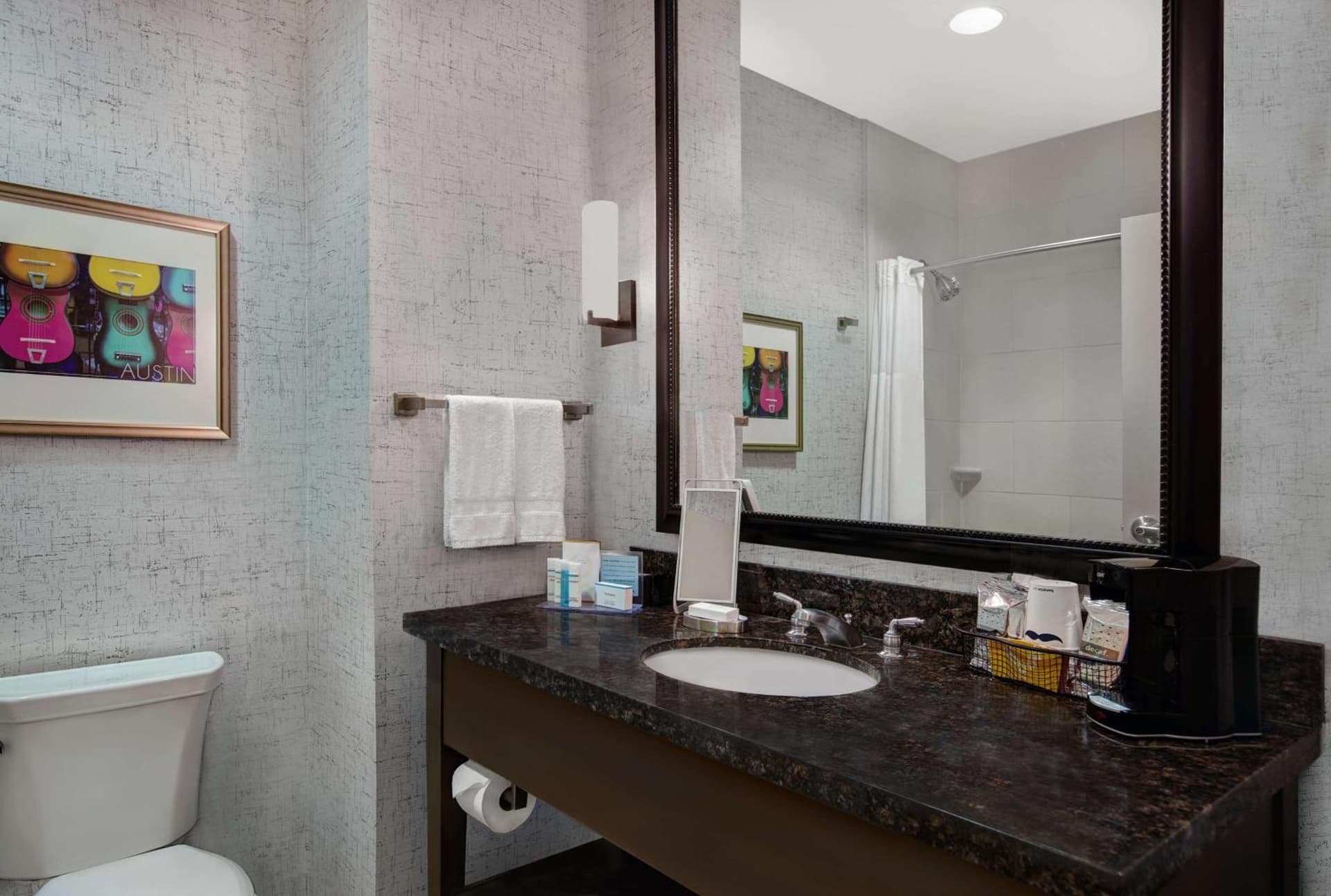 Hampton Inn and Suites Austin University Capitol gallery photo in Austin, TX — image 22