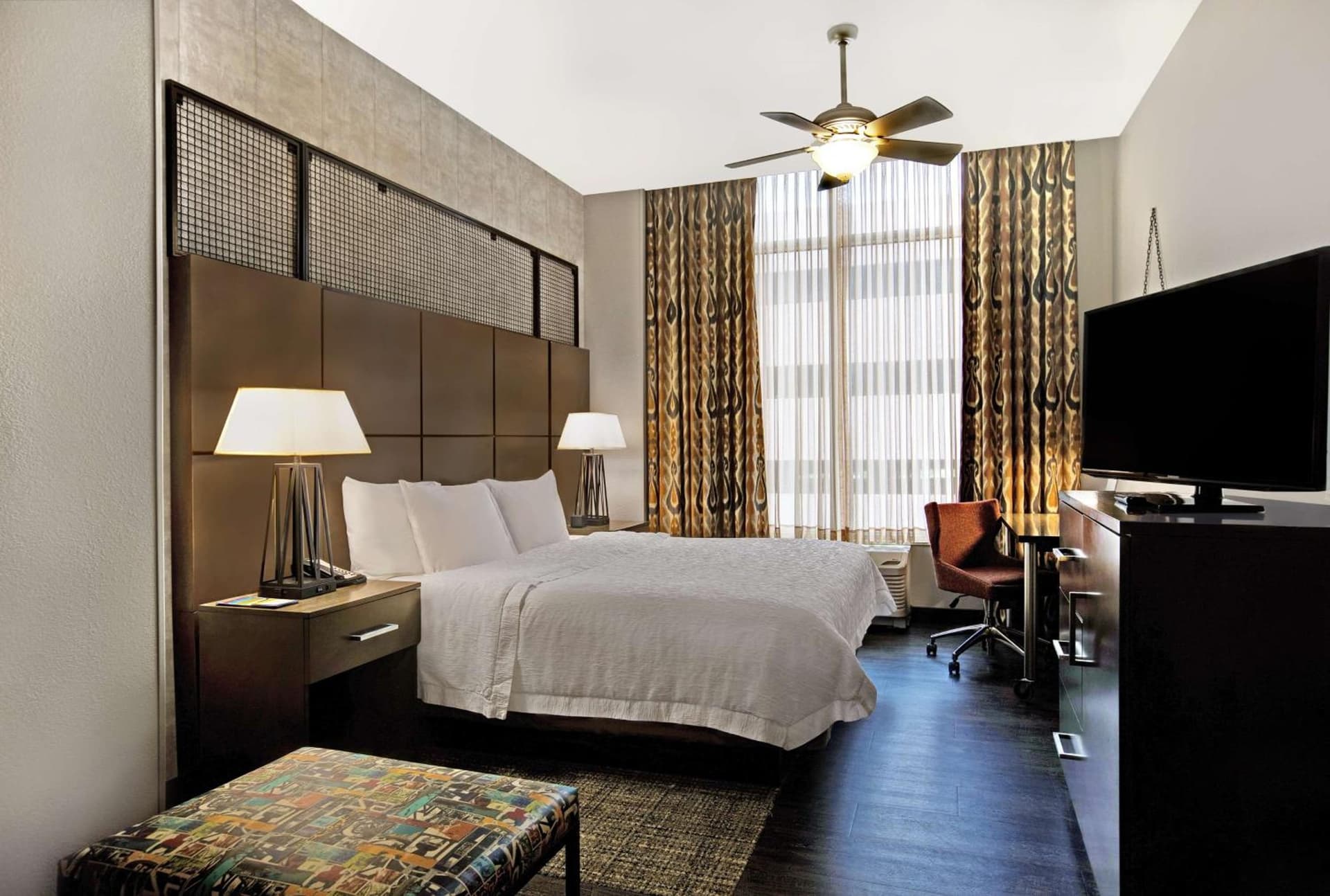 Hampton Inn and Suites Austin University Capitol gallery photo in Austin, TX — image 30