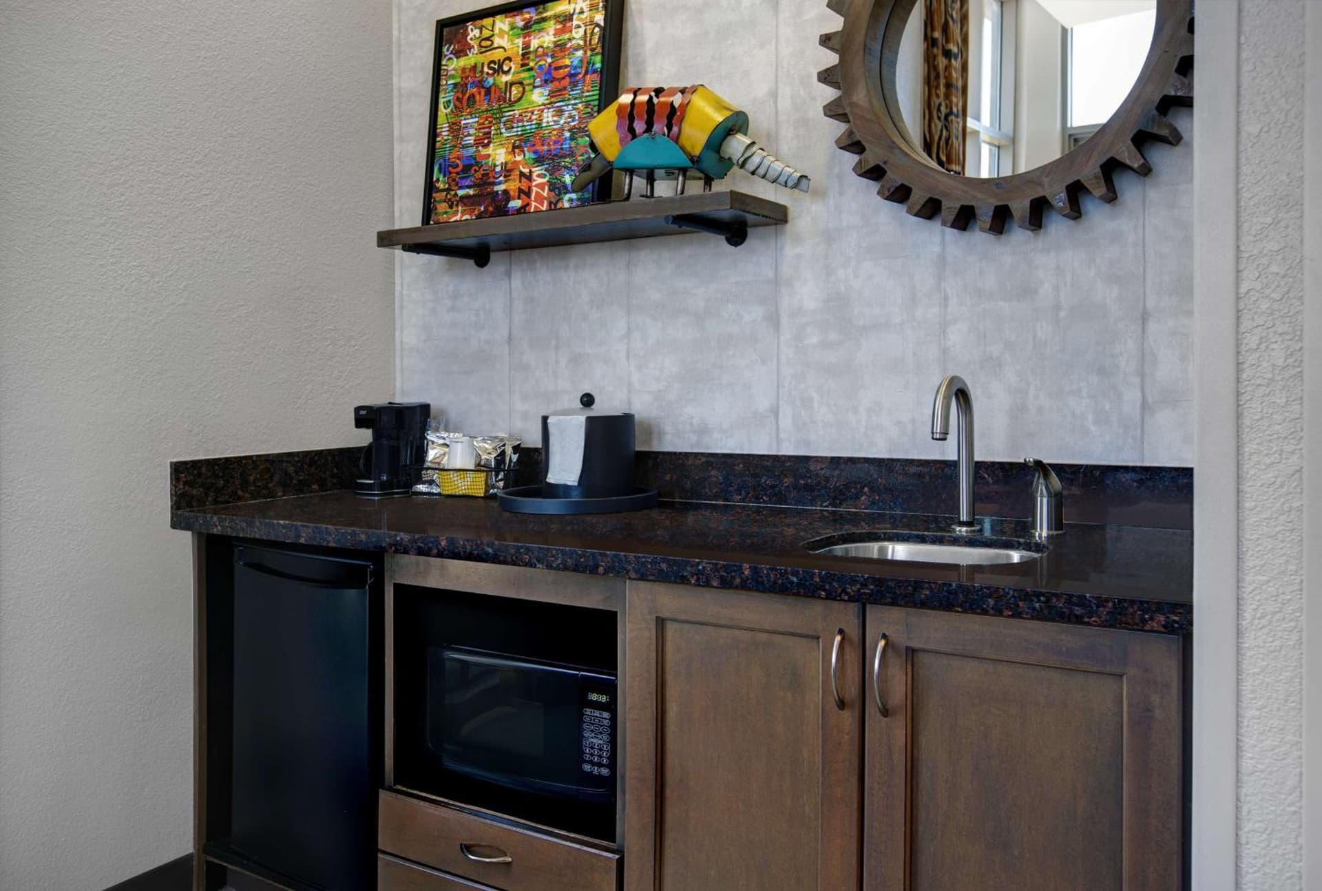 Hampton Inn and Suites Austin University Capitol interior in Austin, TX — gallery photo 2
