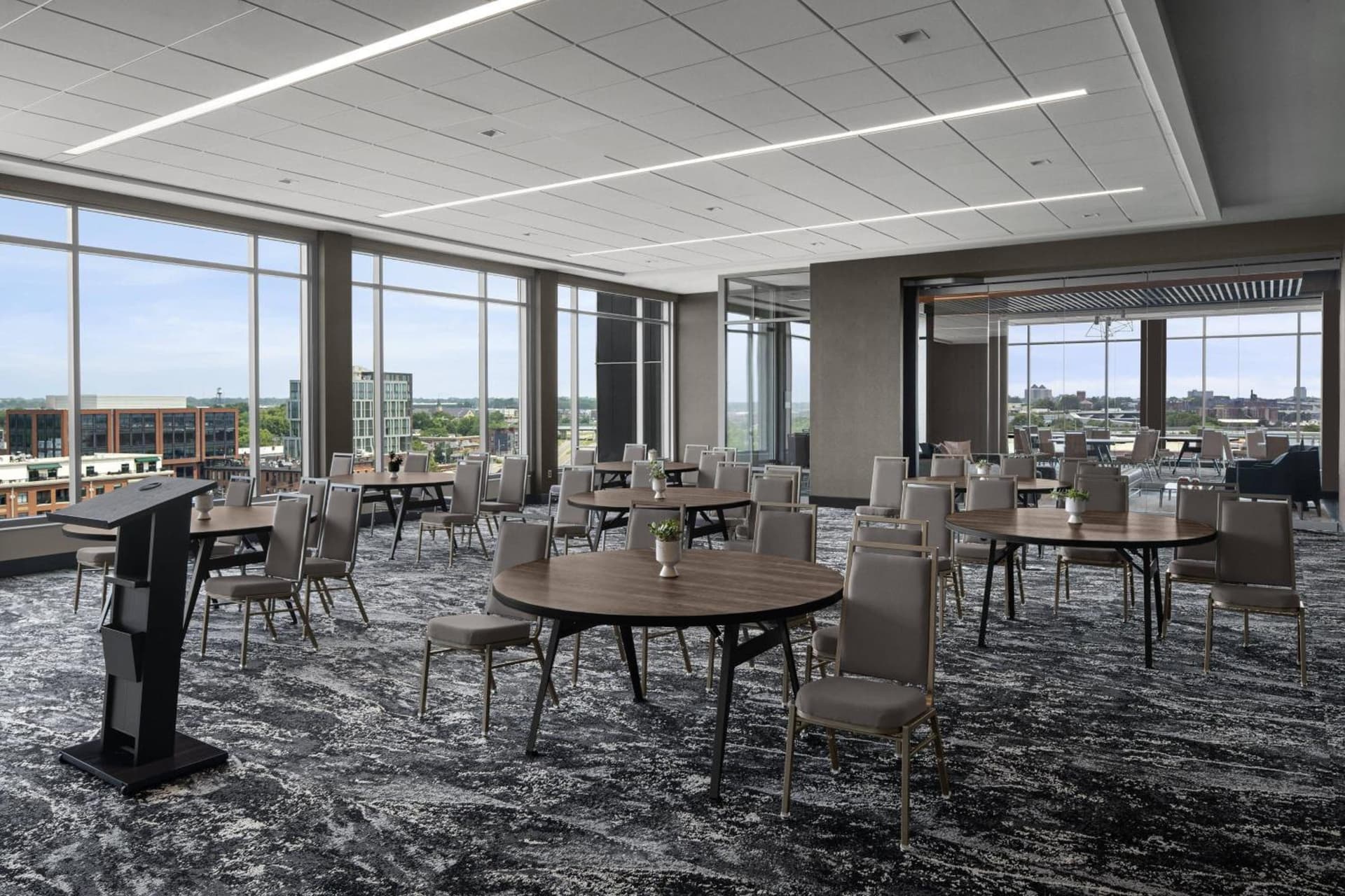 AC Hotel by Marriott Columbus Downtown gallery photo in Columbus, OH — image 42