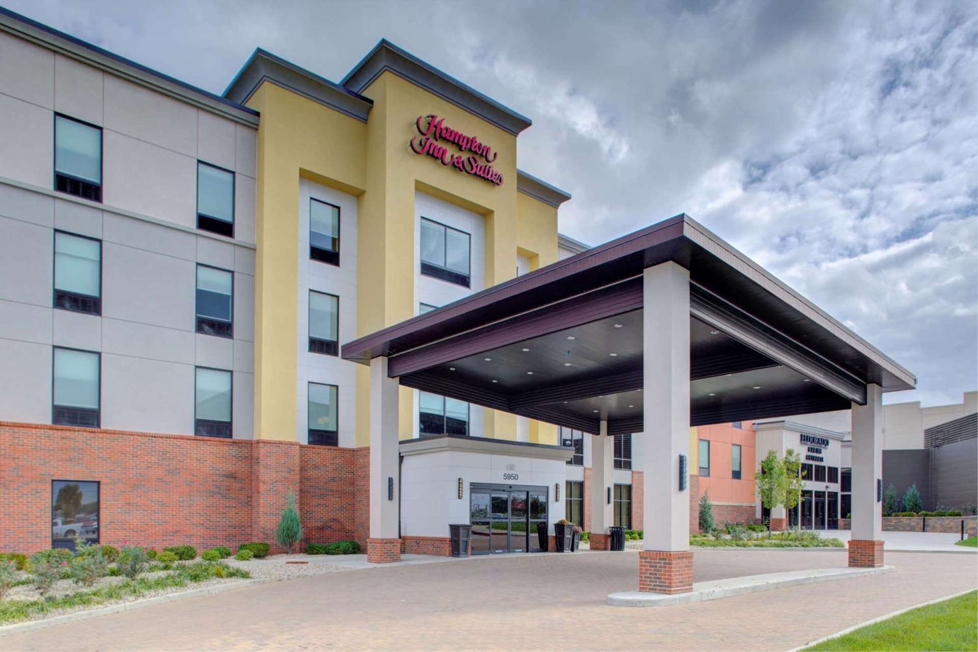 Hampton Inn & Suites by Hilton Columbus Scioto Downs interior in Columbus, OH — gallery photo 2
