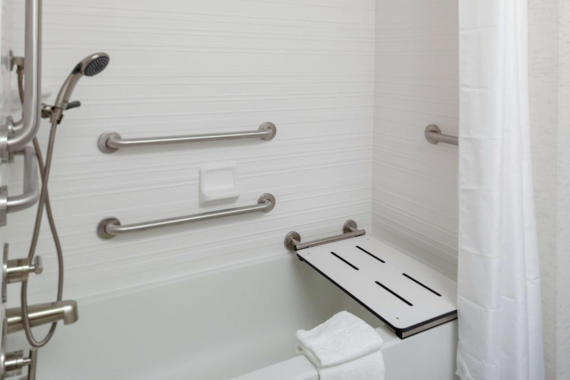 Hampton Inn & Suites by Hilton Columbus Scioto Downs gallery photo in Columbus, OH — image 14