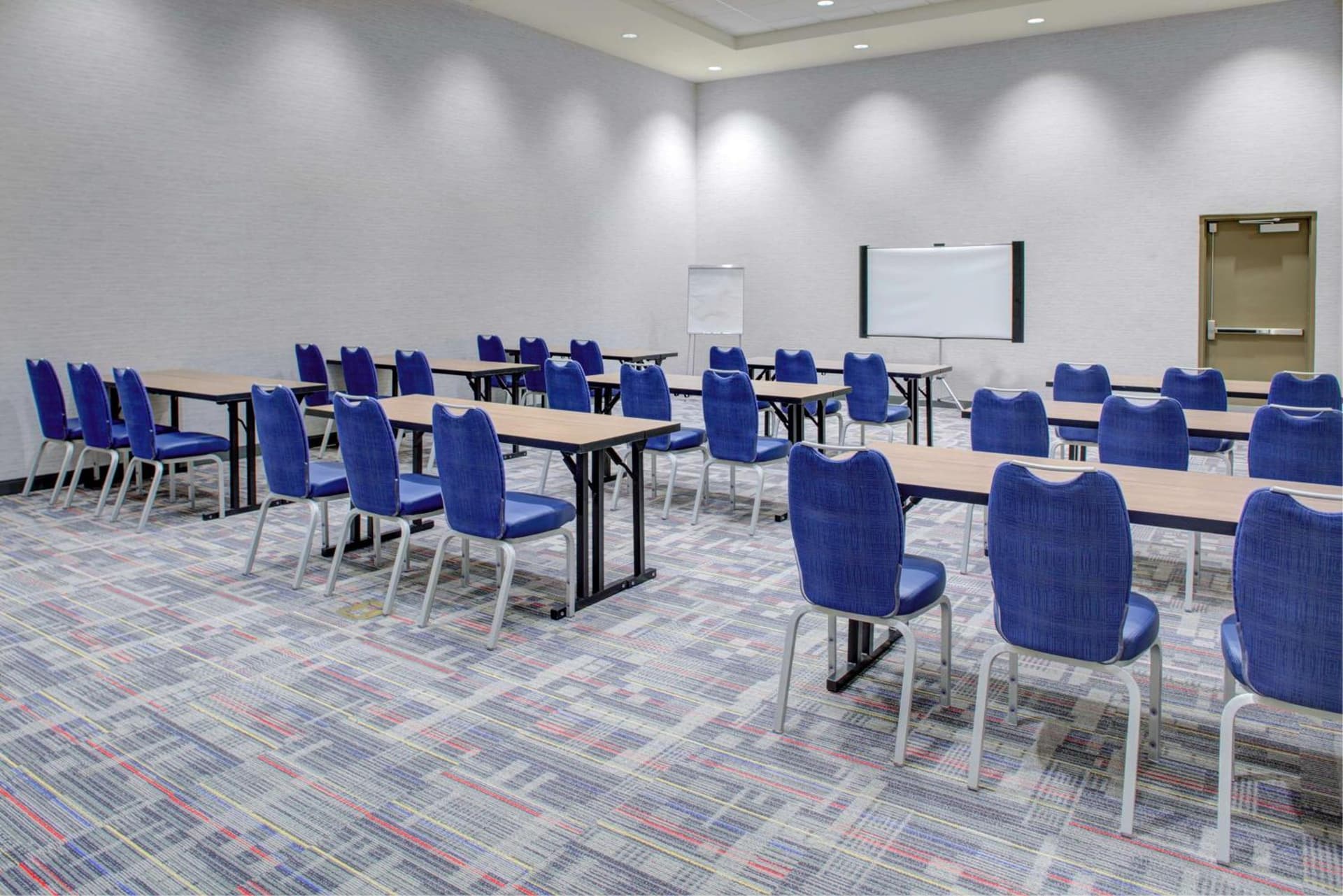 Hampton Inn & Suites by Hilton Columbus Scioto Downs gallery photo in Columbus, OH — image 7