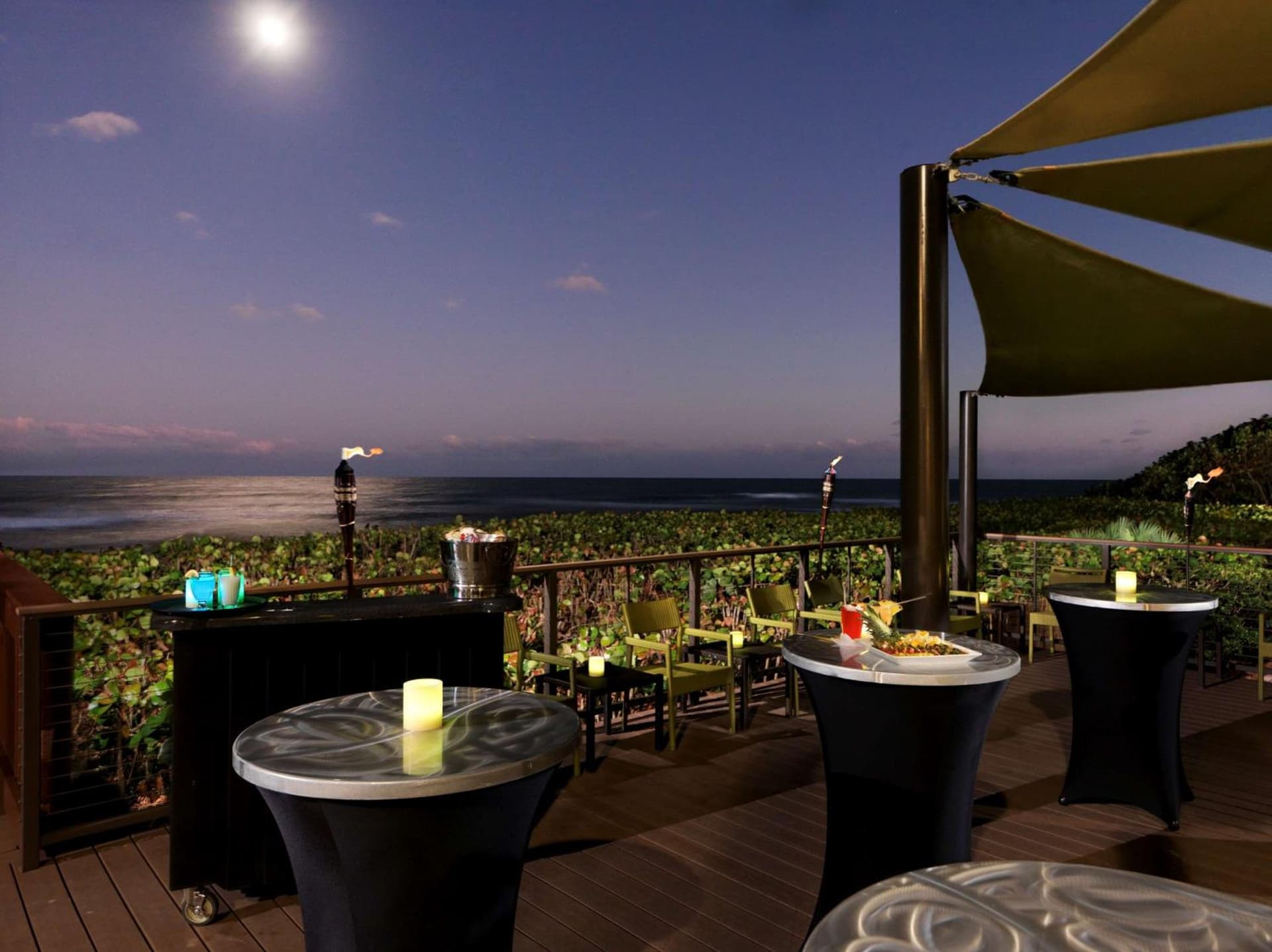 DoubleTree Suites by Hilton Melbourne Beach Oceanfront gallery photo in Melbourne, FL — image 69