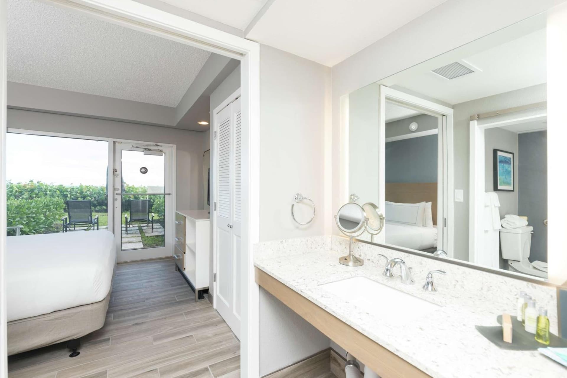 DoubleTree Suites by Hilton Melbourne Beach Oceanfront gallery photo in Melbourne, FL — image 144