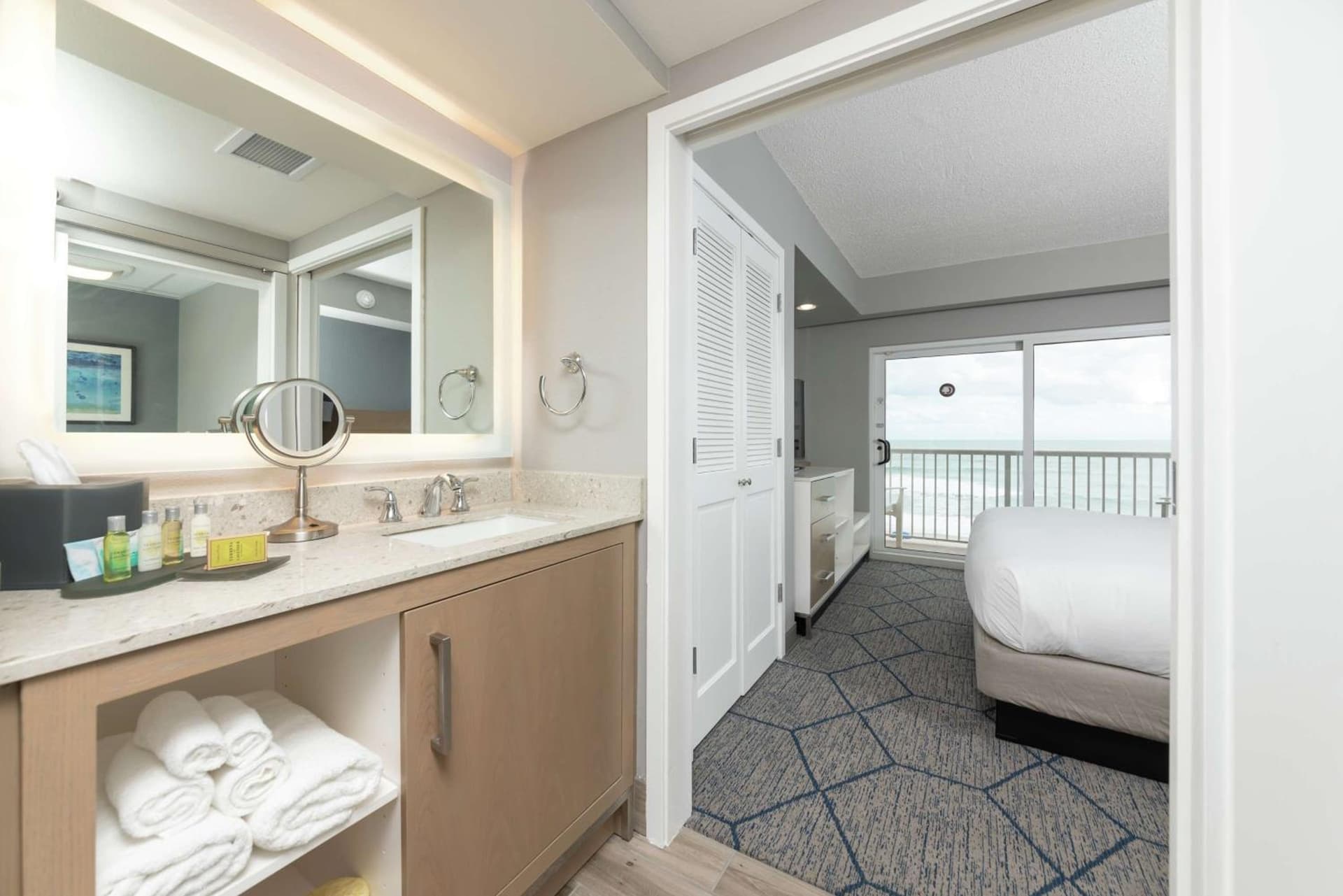 DoubleTree Suites by Hilton Melbourne Beach Oceanfront gallery photo in Melbourne, FL — image 131