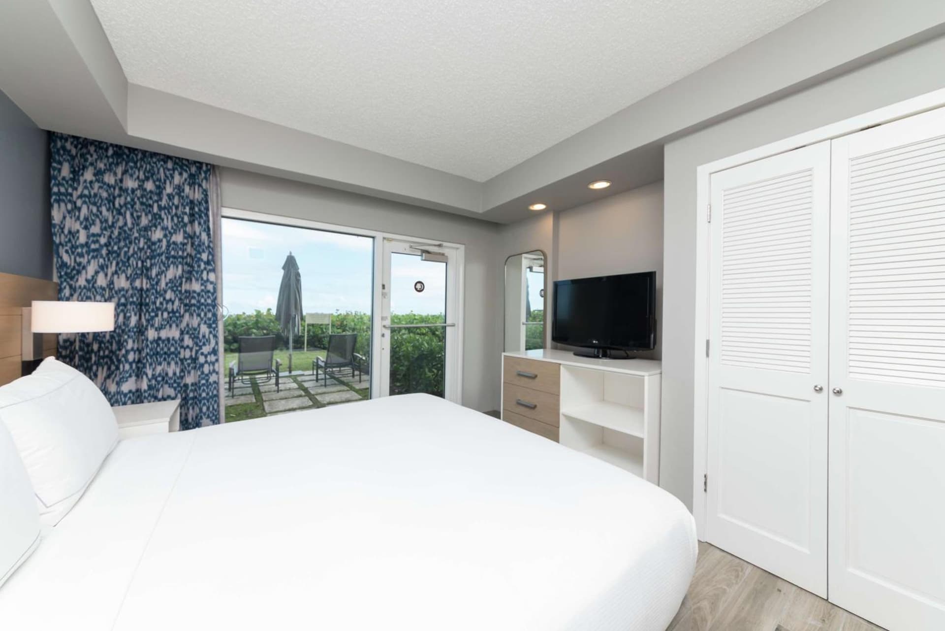 DoubleTree Suites by Hilton Melbourne Beach Oceanfront gallery photo in Melbourne, FL — image 107