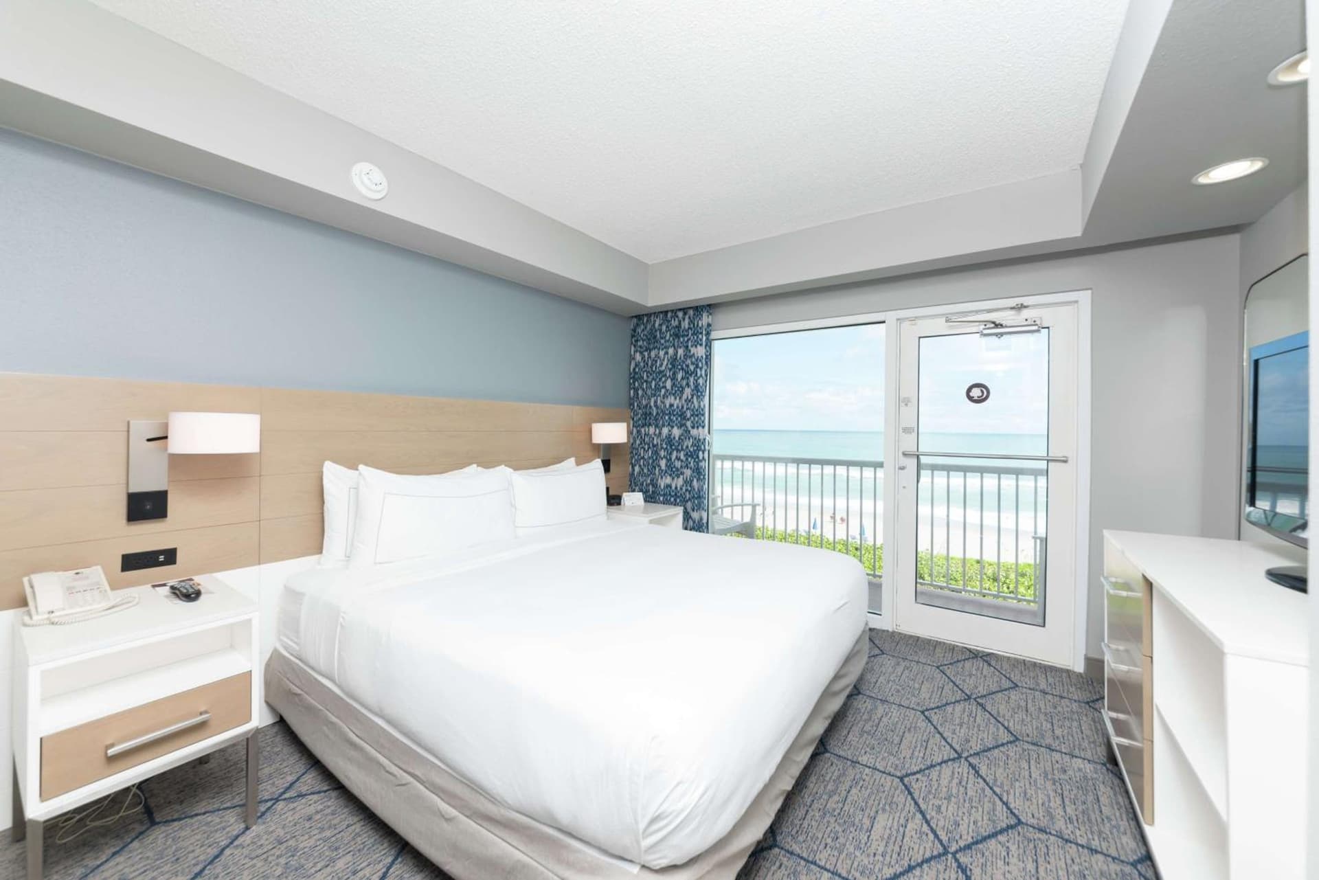 DoubleTree Suites by Hilton Melbourne Beach Oceanfront gallery photo in Melbourne, FL — image 92