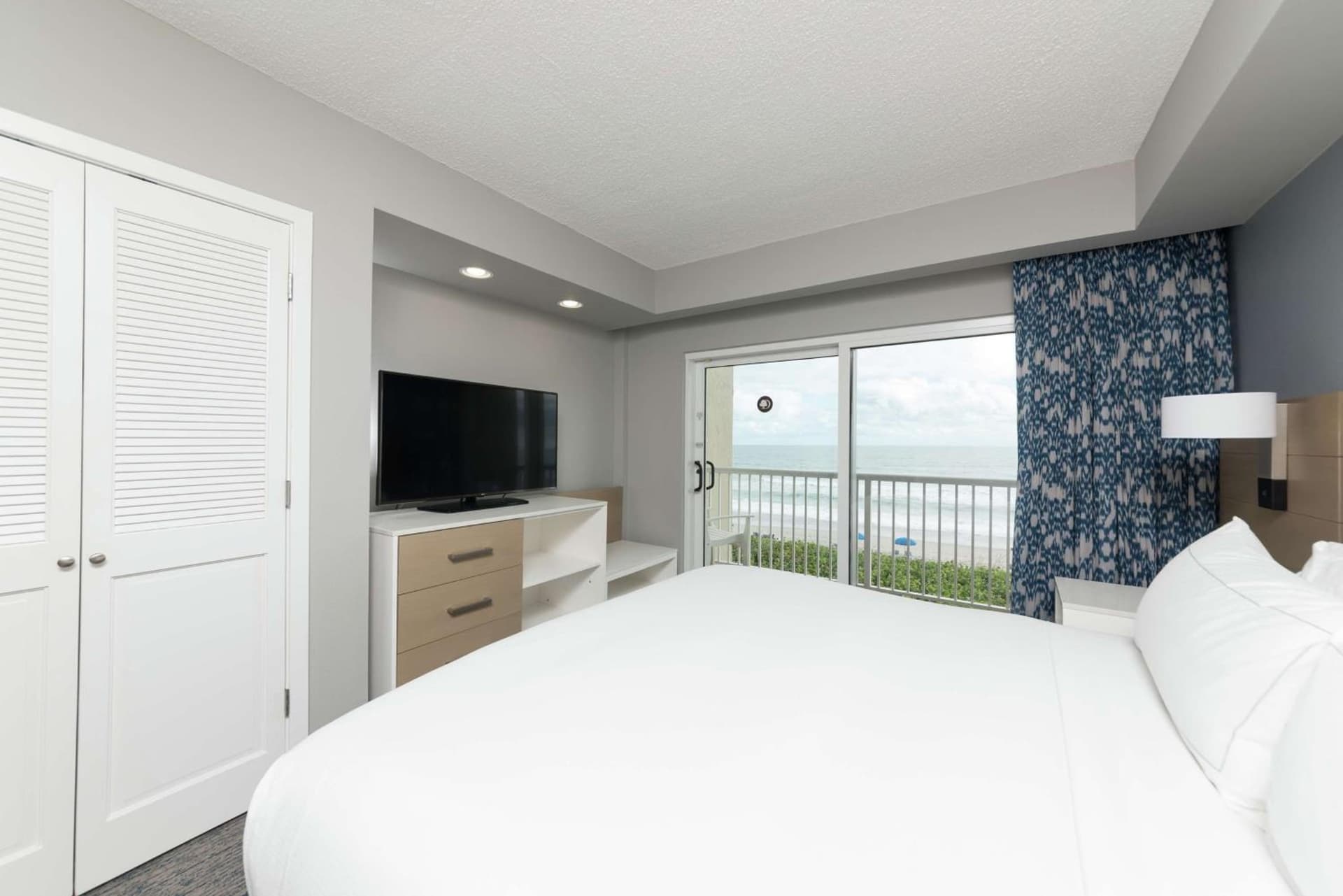 DoubleTree Suites by Hilton Melbourne Beach Oceanfront gallery photo in Melbourne, FL — image 136