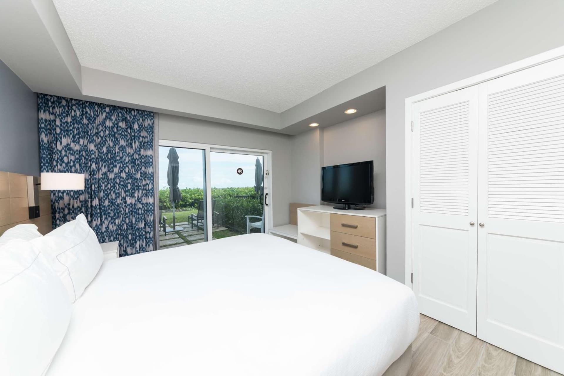 DoubleTree Suites by Hilton Melbourne Beach Oceanfront gallery photo in Melbourne, FL — image 93